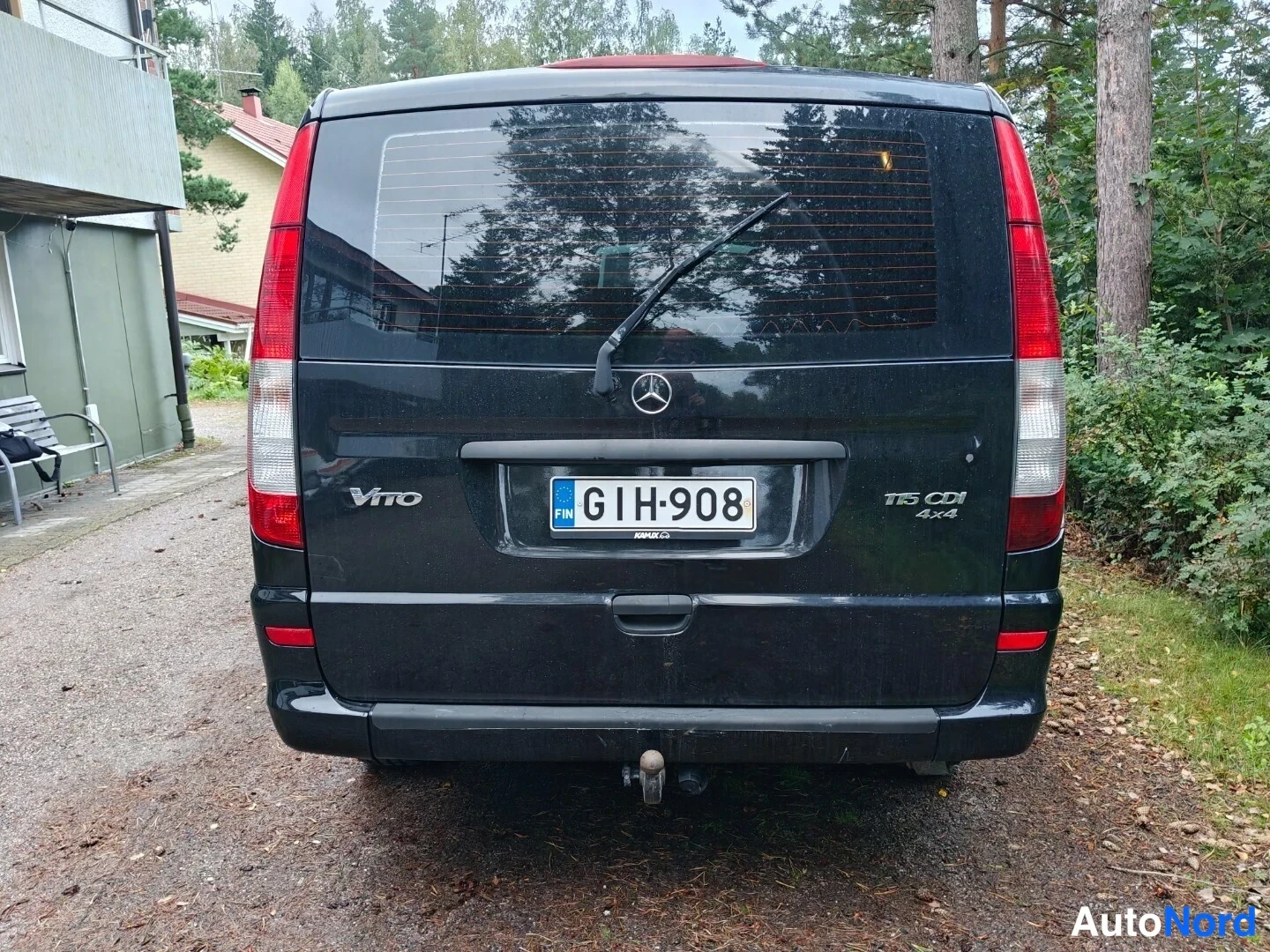 Musta Mercedes-Benz Vito 115 CDI 2008, takaa, kuva 7