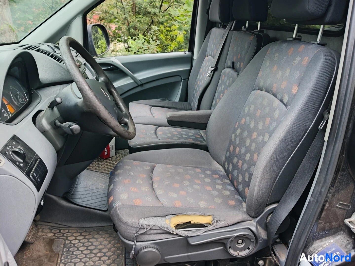 Musta Mercedes-Benz Vito 115 CDI 2008, etuistuimet, kuva 14