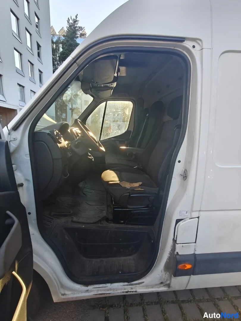 Valkoinen Opel Movano 2012, ohjaamo, kuva 14