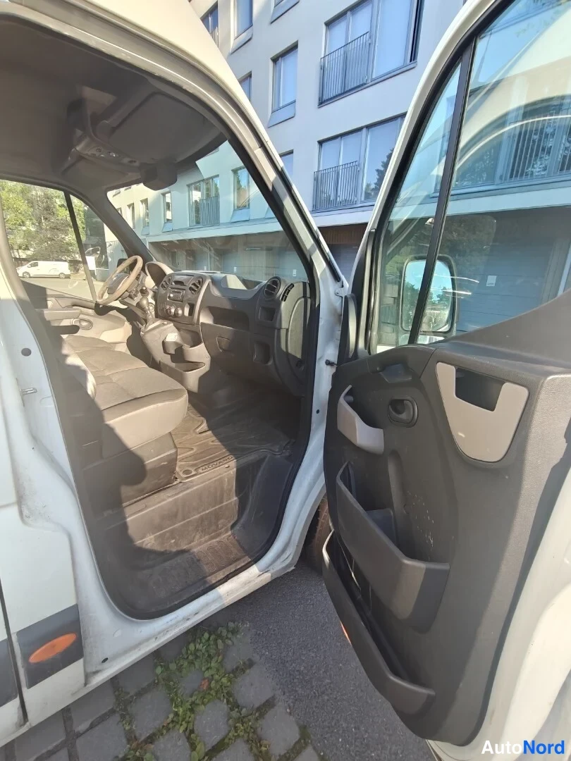 Valkoinen Opel Movano 2012, ohjaamo, kuva 12