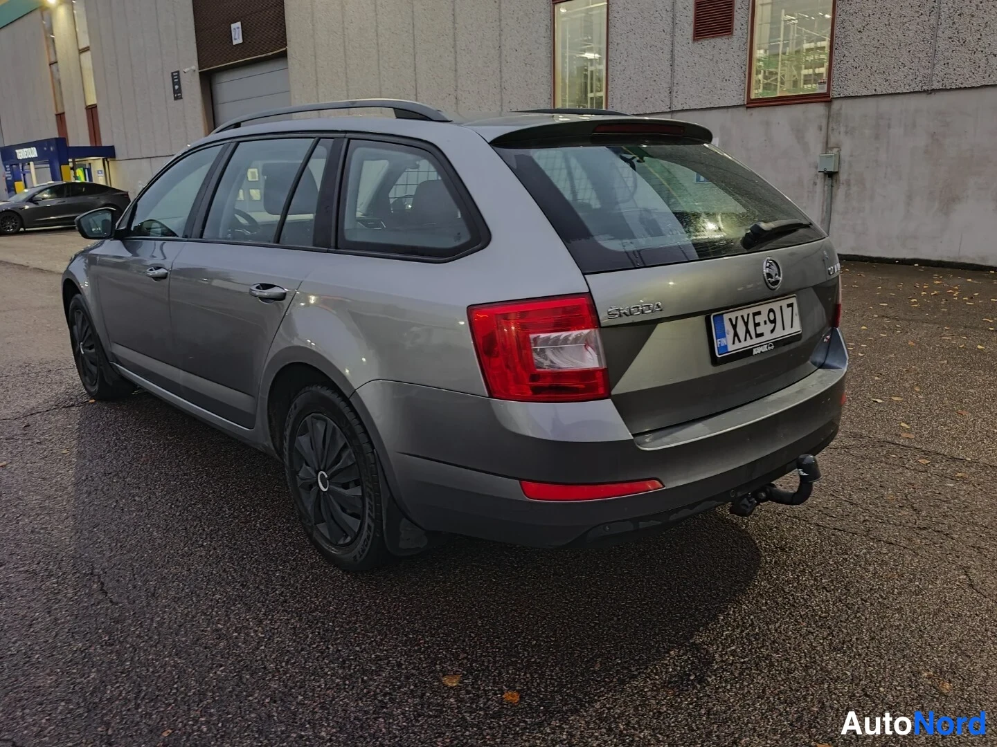 Harmaa Skoda Octavia 2014, takaviisto, kuva 6