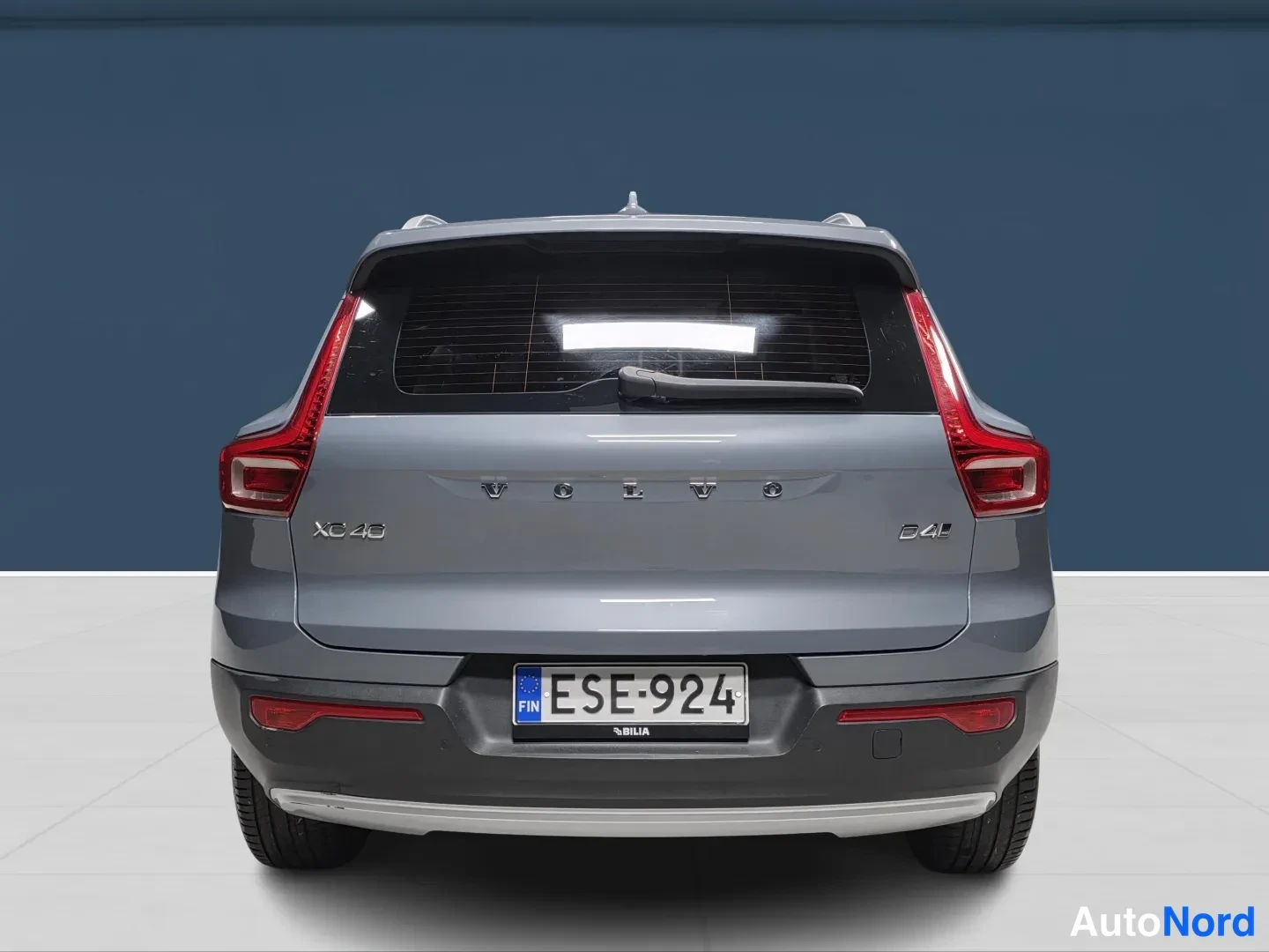 Harmaa Volvo XC40 2020, takaa, kuva 7