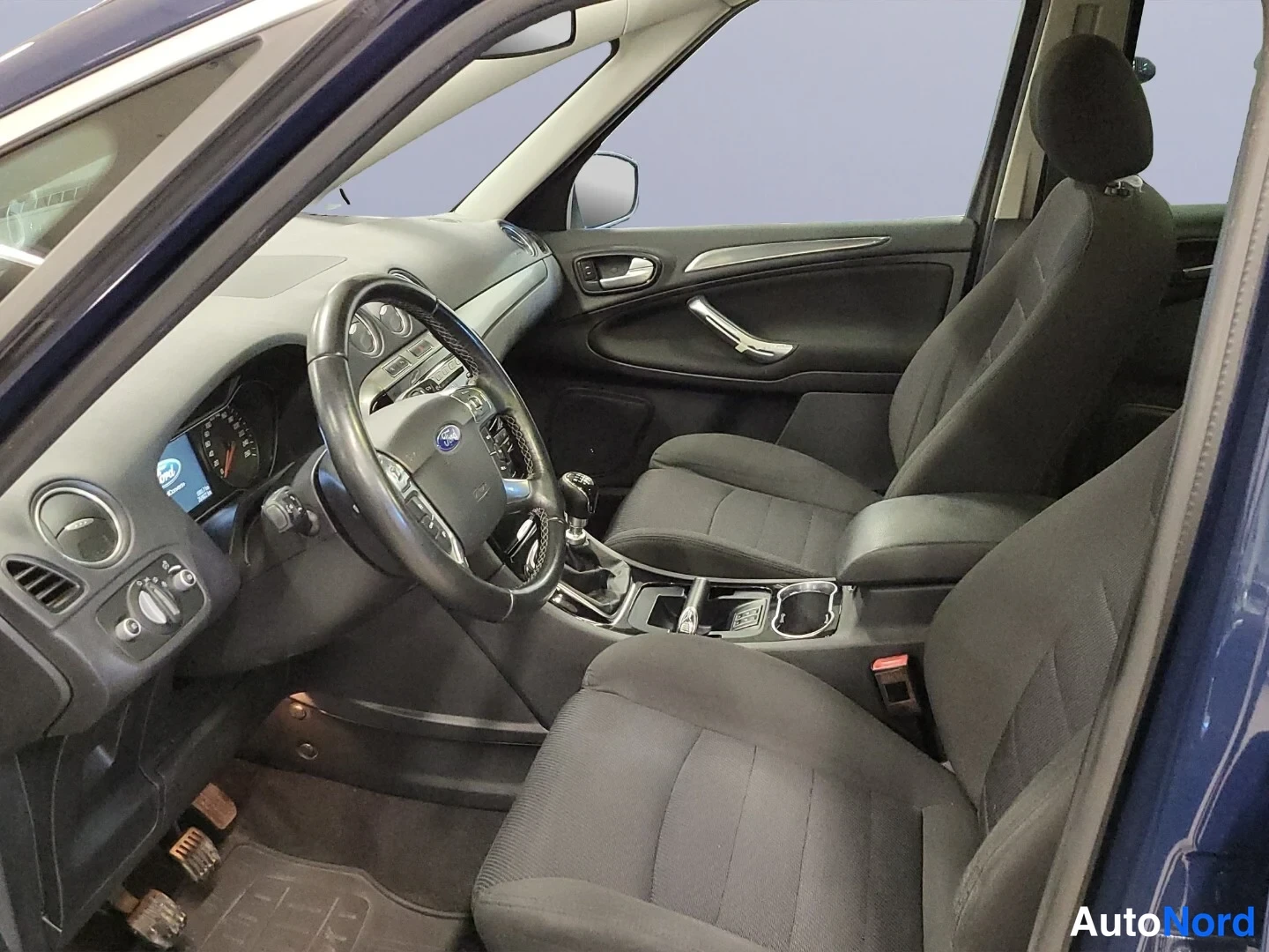 Sininen Ford S-MAX 2013, ohjaamo, kuva 10