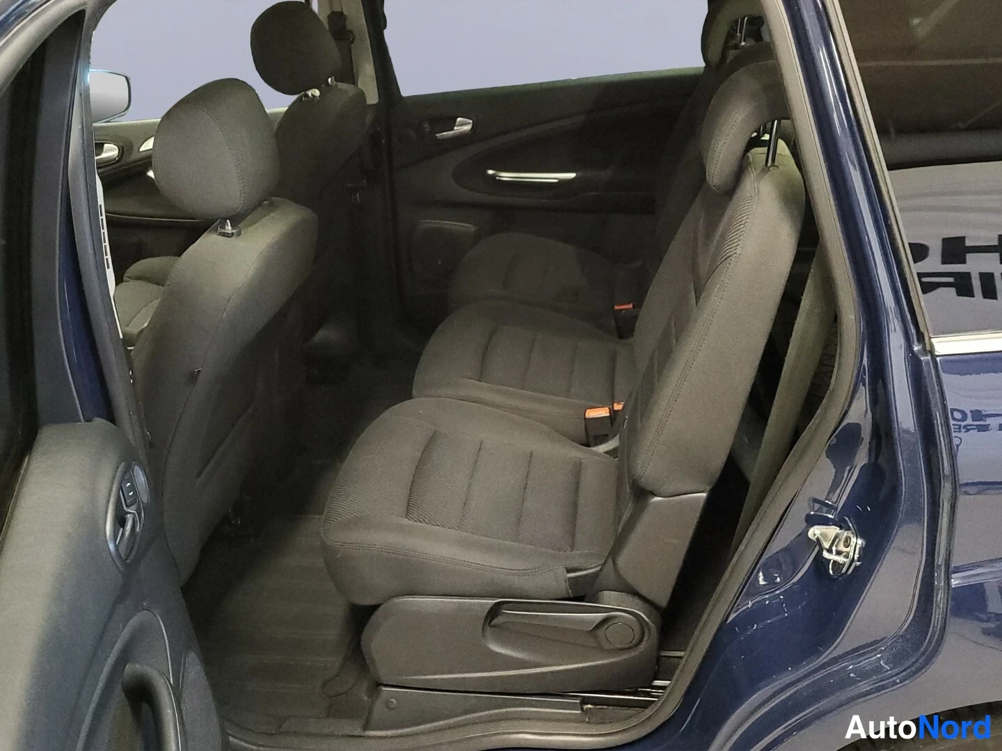 Sininen Ford S-MAX 2013, takaistuimet, kuva 12