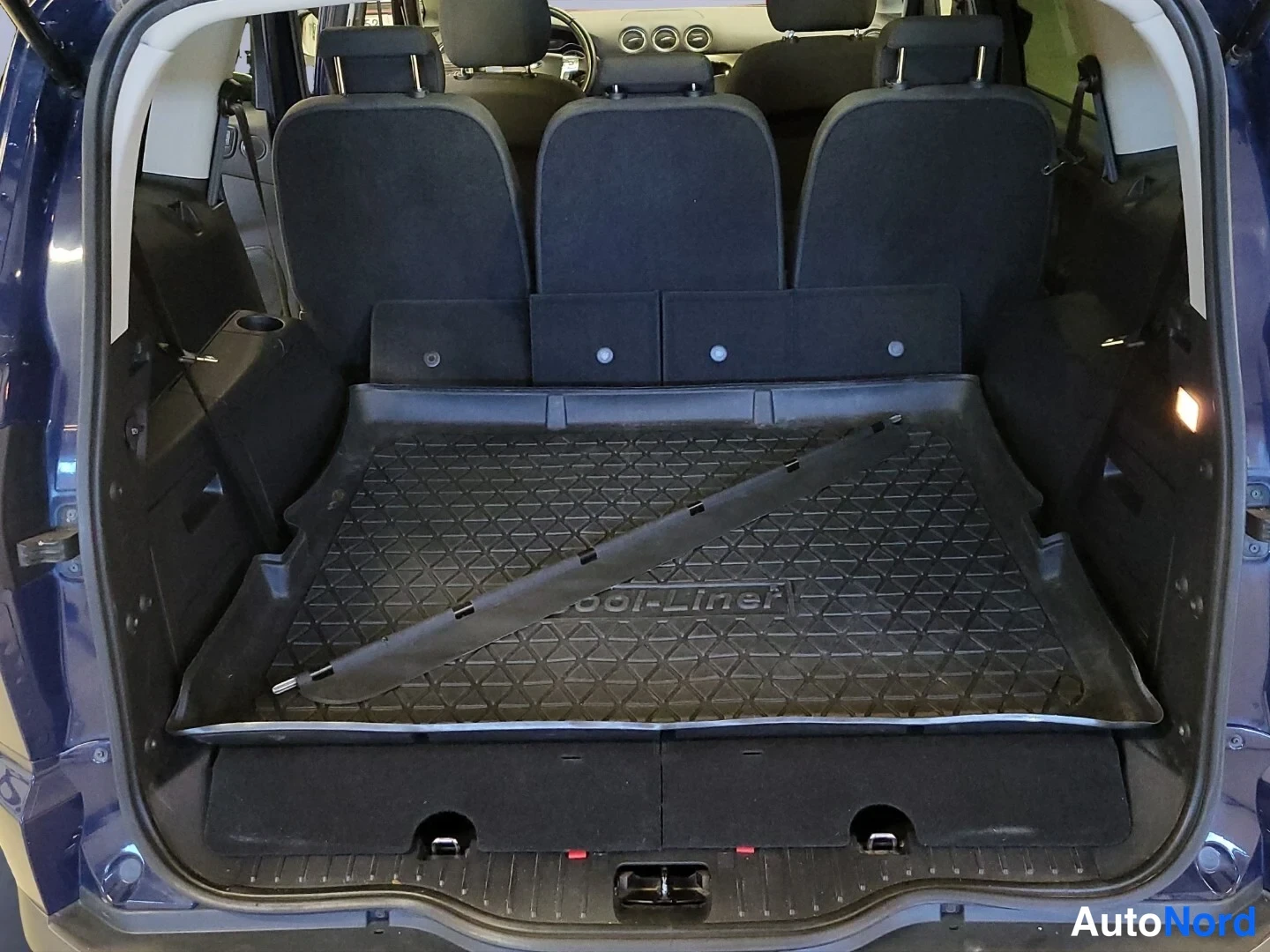 Sininen Ford S-MAX 2013, tavaratila, kuva 13