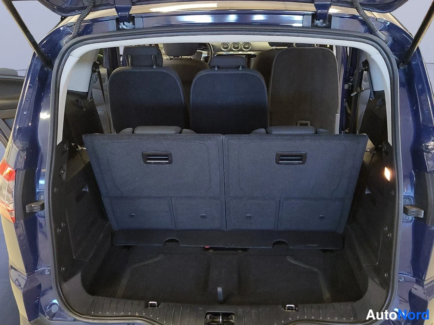 Sininen Ford S-MAX 2013, tavaratila, kuva 14