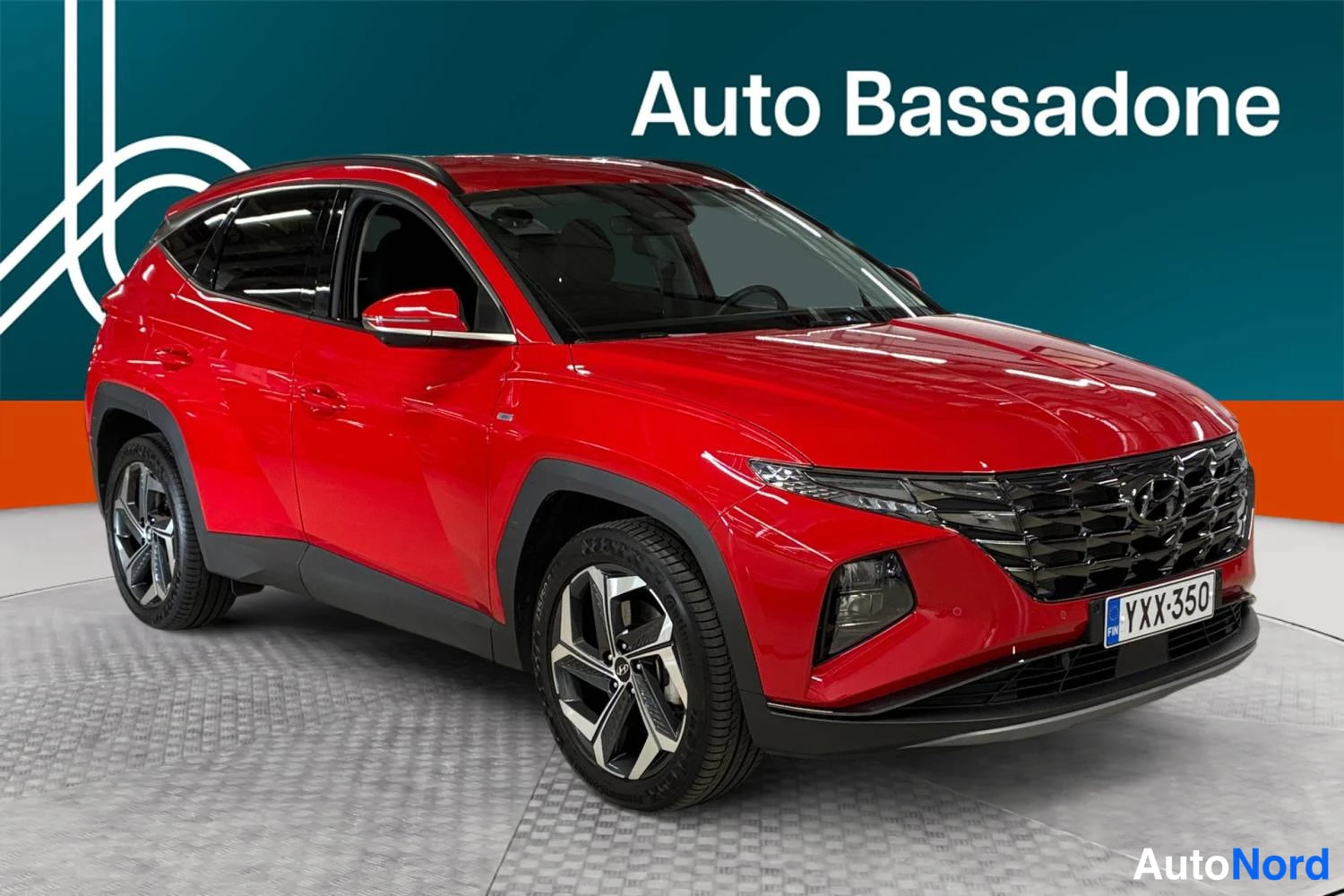 Punainen Hyundai Tucson 2024, etuviisto, keula oikealle, kuva 2