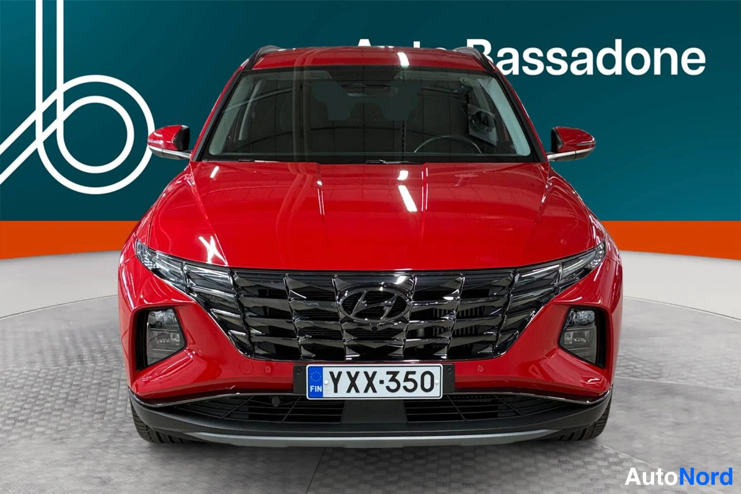 Punainen Hyundai Tucson 2024, edestä, kuva 3