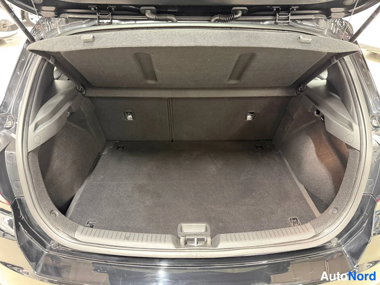 Black Hyundai I30 2023, boot, photo 16