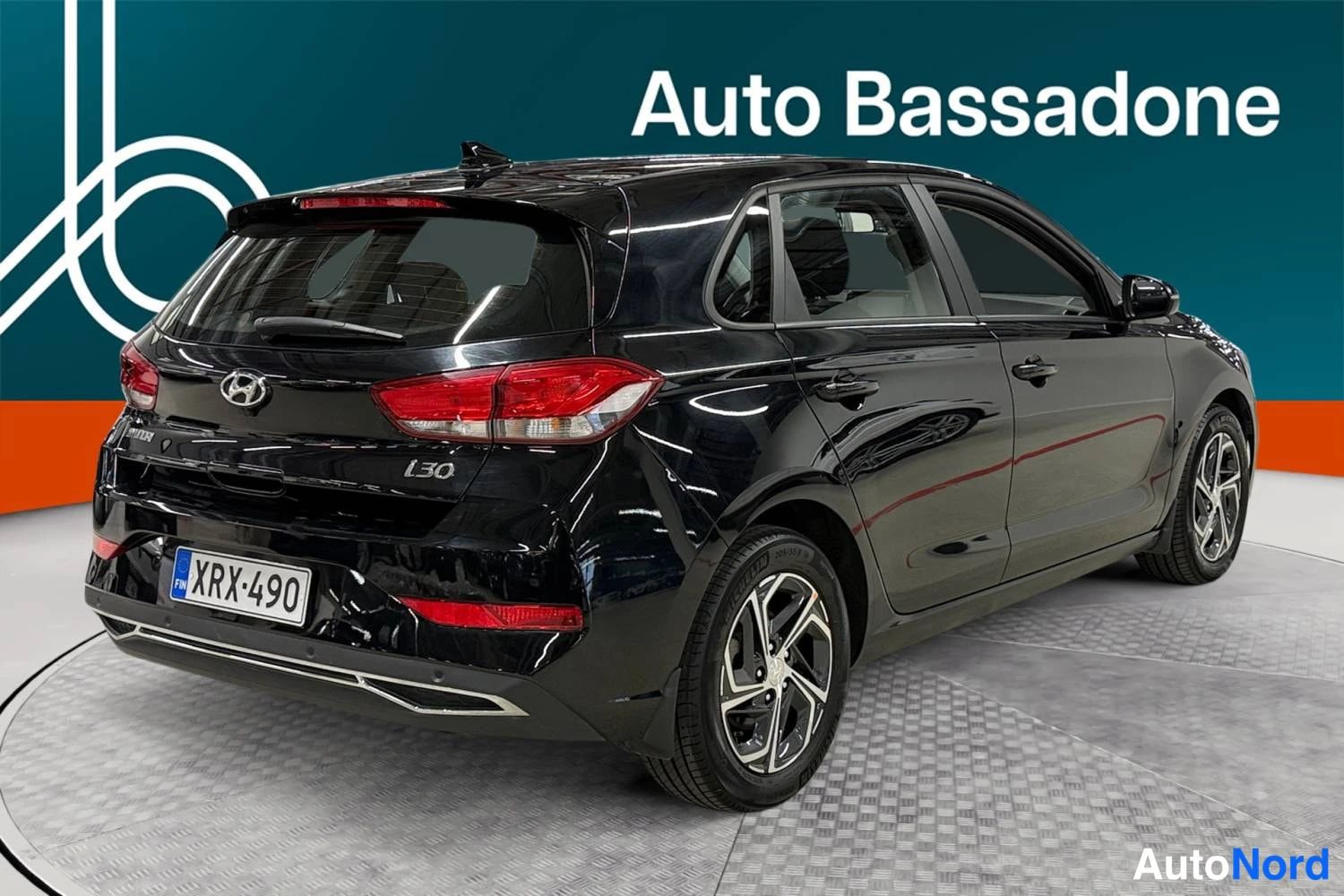 Black Hyundai I30 2023, rear three-quarter, photo 7