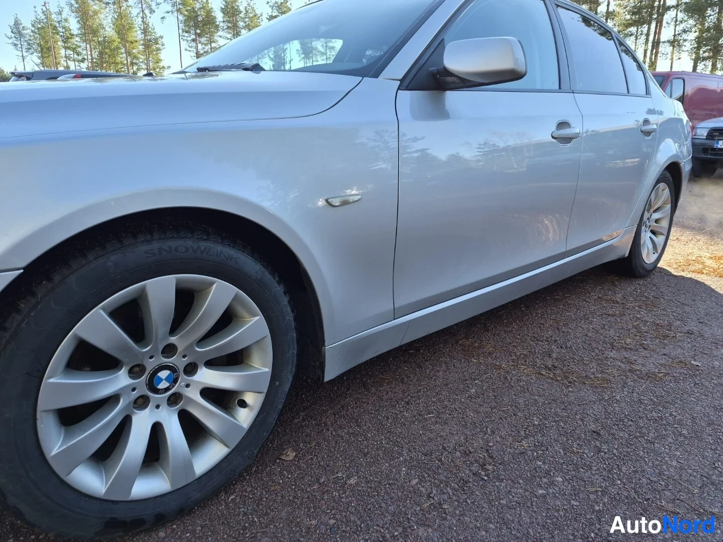 Hopea BMW 520d 2008, sivulta, kuva 6