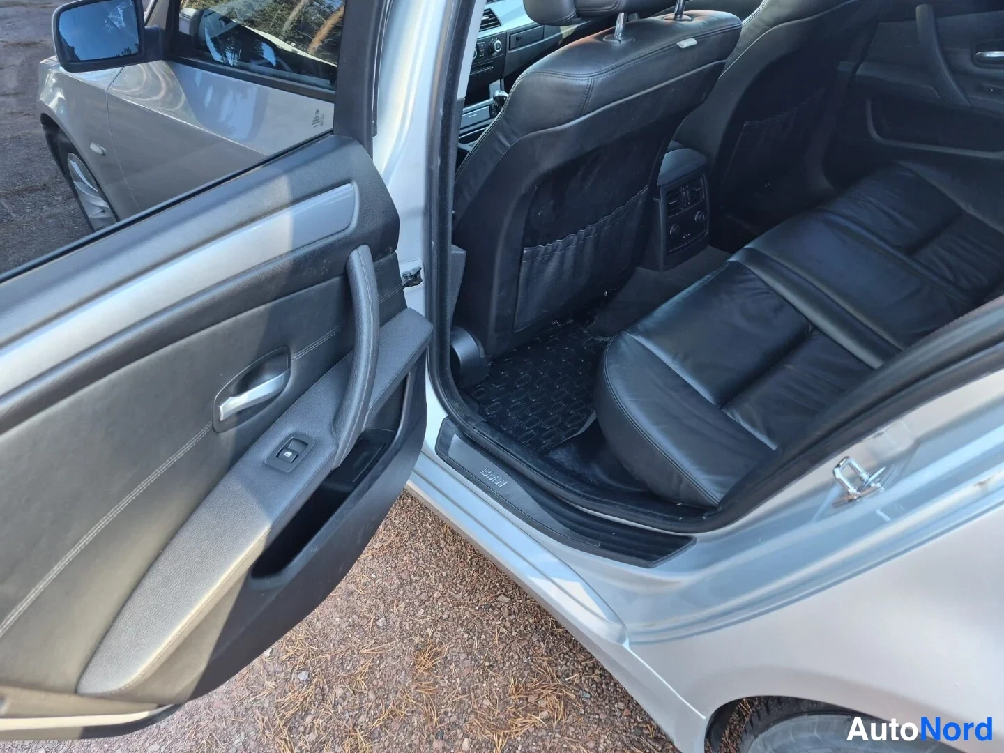 Hopea BMW 520d 2008, takaistuimet, kuva 17