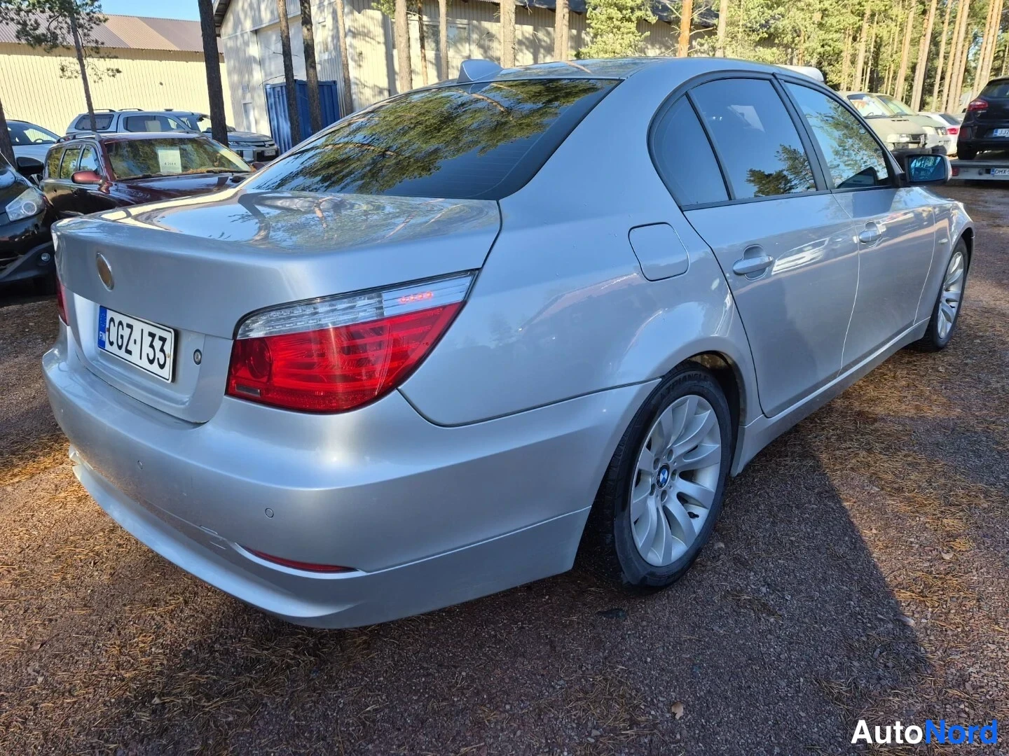 Hopea BMW 520d 2008, takaviisto, kuva 8