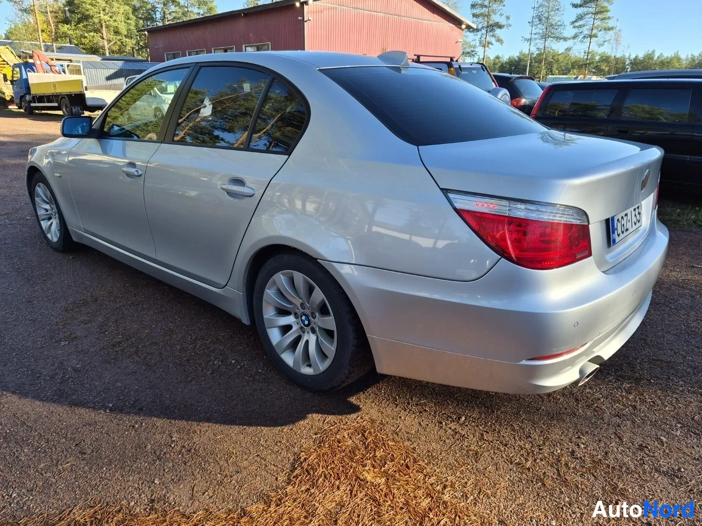 Hopea BMW 520d 2008, takaviisto, kuva 9