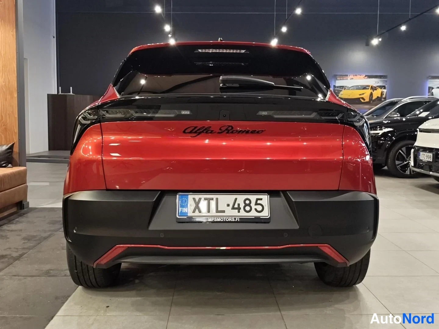 Punainen Alfa Romeo Junior 2025, takaa, kuva 8