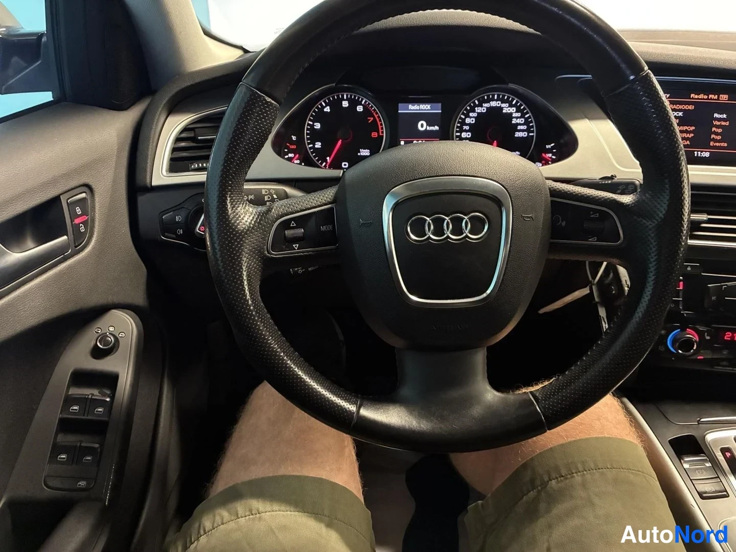 Musta Audi A4 Avant 2011, yksityiskohta, kuva 14