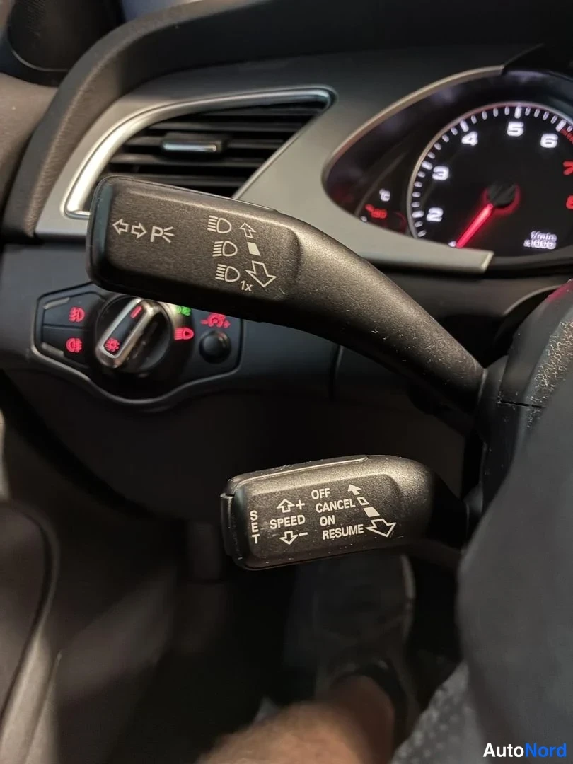 Musta Audi A4 Avant 2011, yksityiskohta, kuva 17