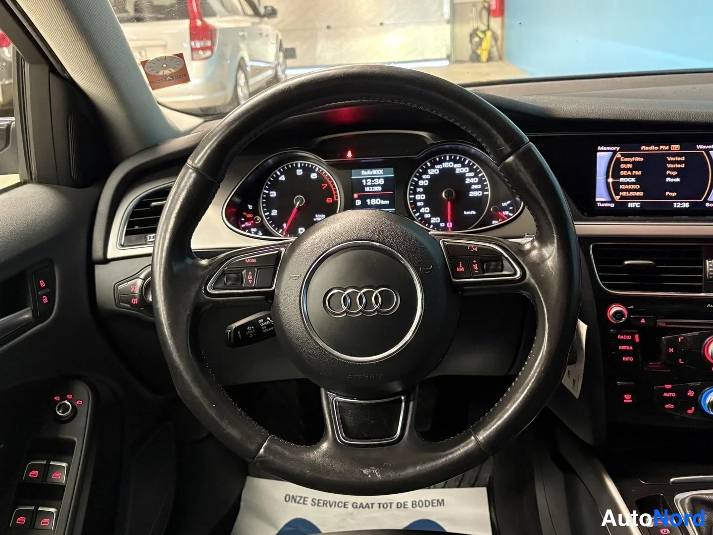 Harmaa Audi A4 Avant 2012, yksityiskohta, kuva 18