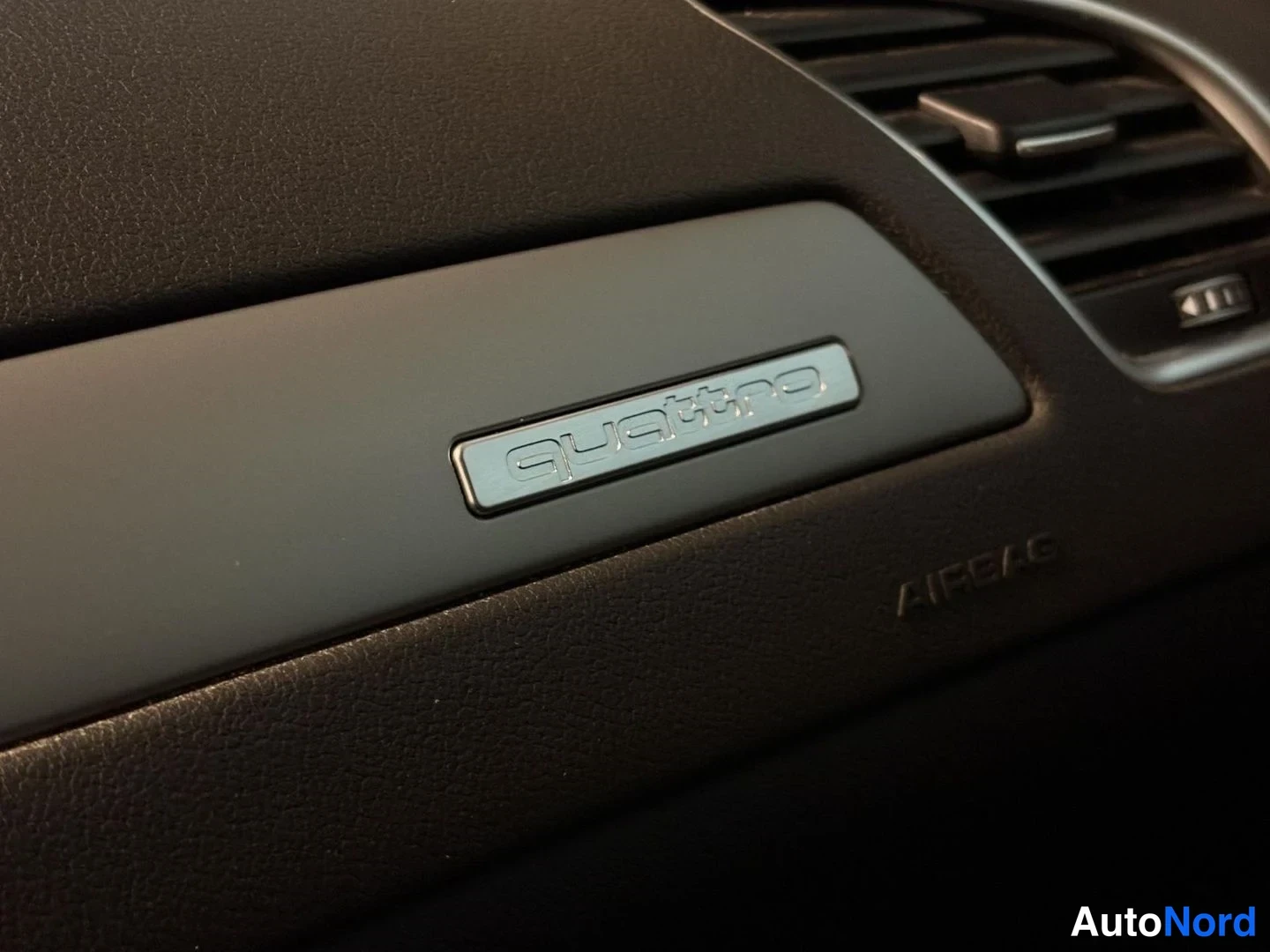 Harmaa Audi A4 Avant 2012, yksityiskohta, kuva 20