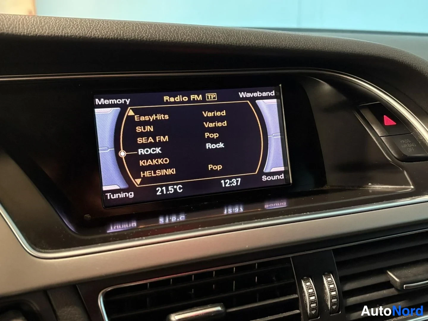 Harmaa Audi A4 Avant 2012, yksityiskohta, kuva 15