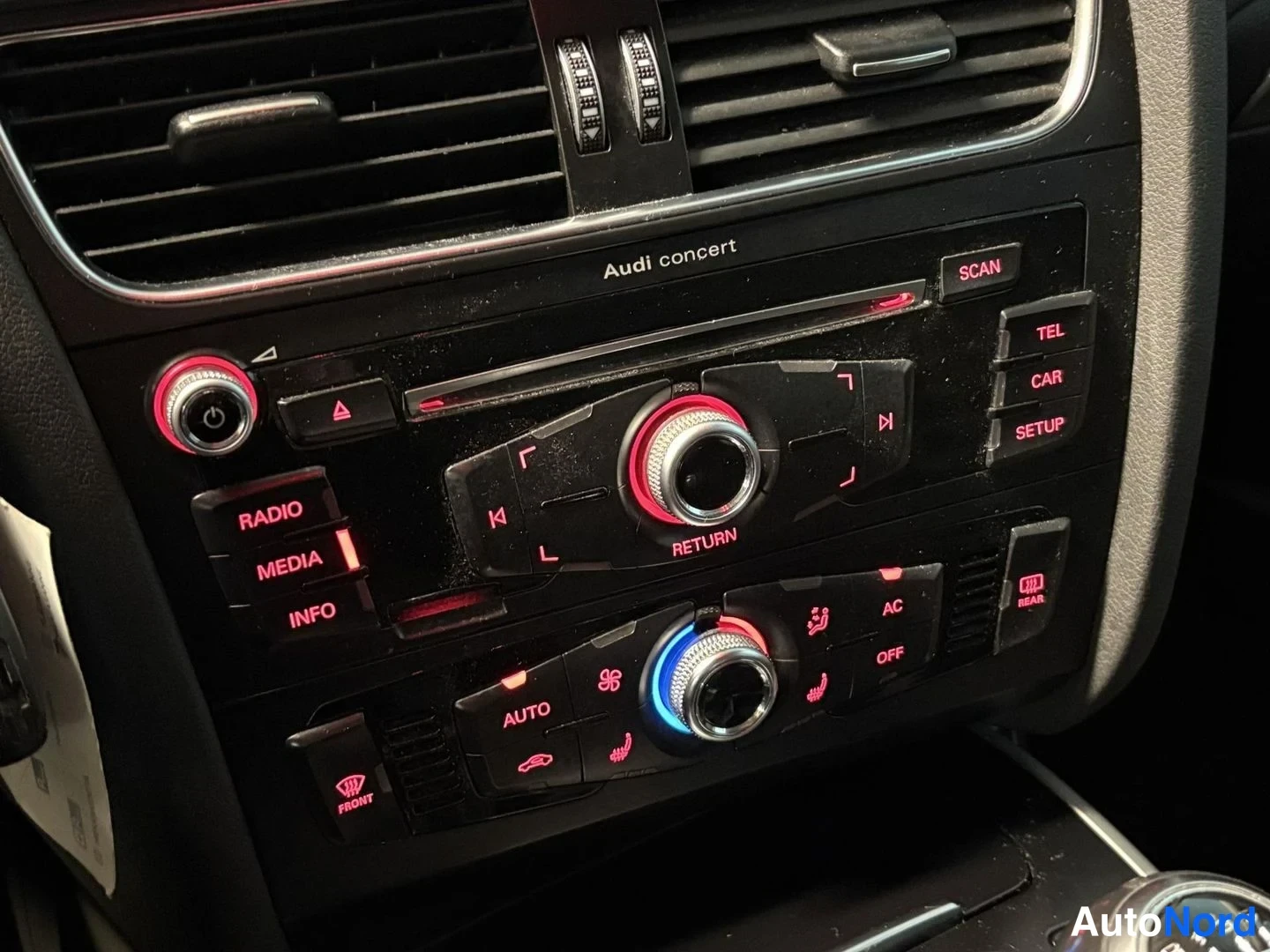 Harmaa Audi A4 Avant 2012, yksityiskohta, kuva 17