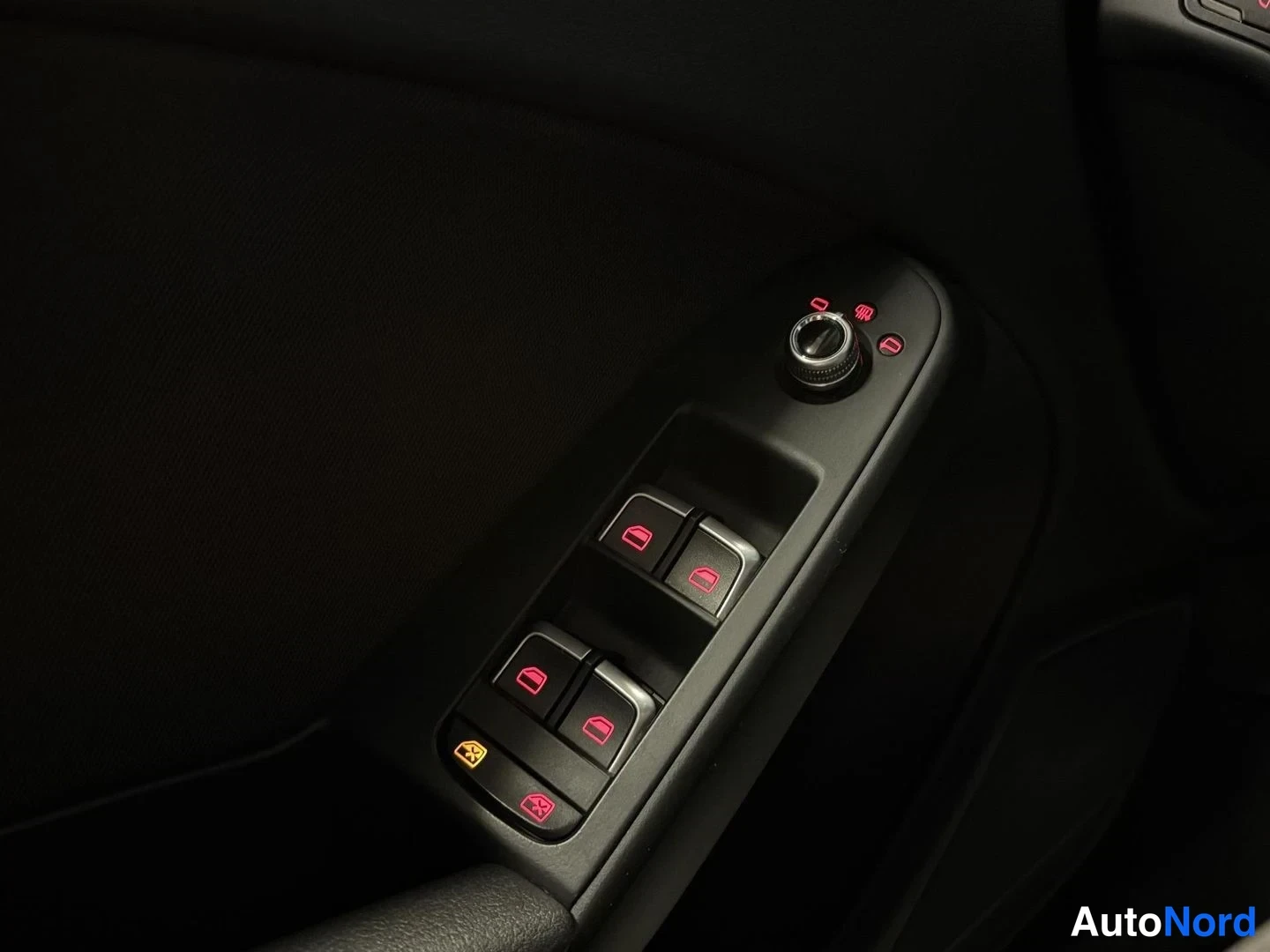 Harmaa Audi A4 Avant 2012, yksityiskohta, kuva 23