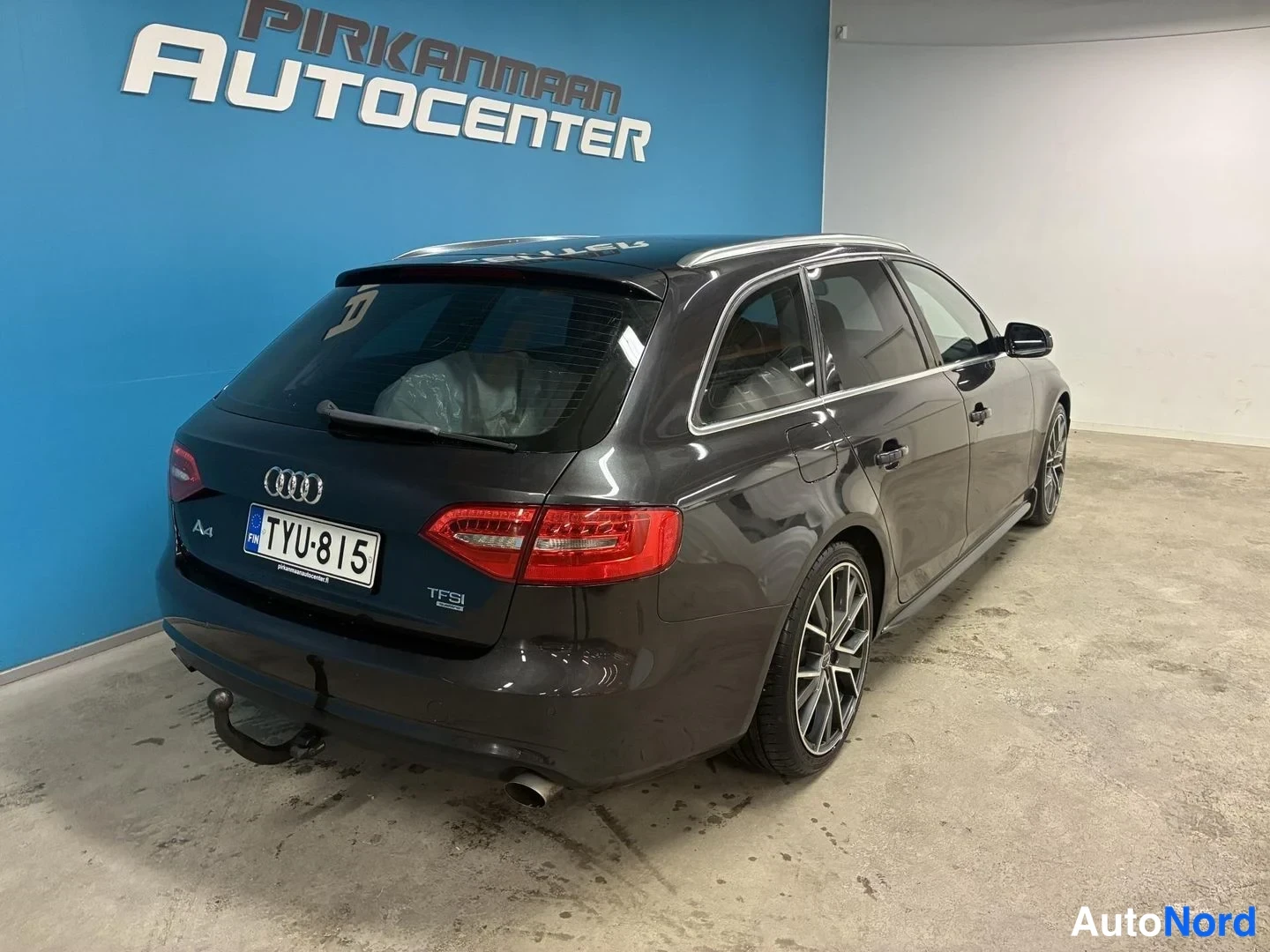Harmaa Audi A4 Avant 2012, takaviisto, kuva 6
