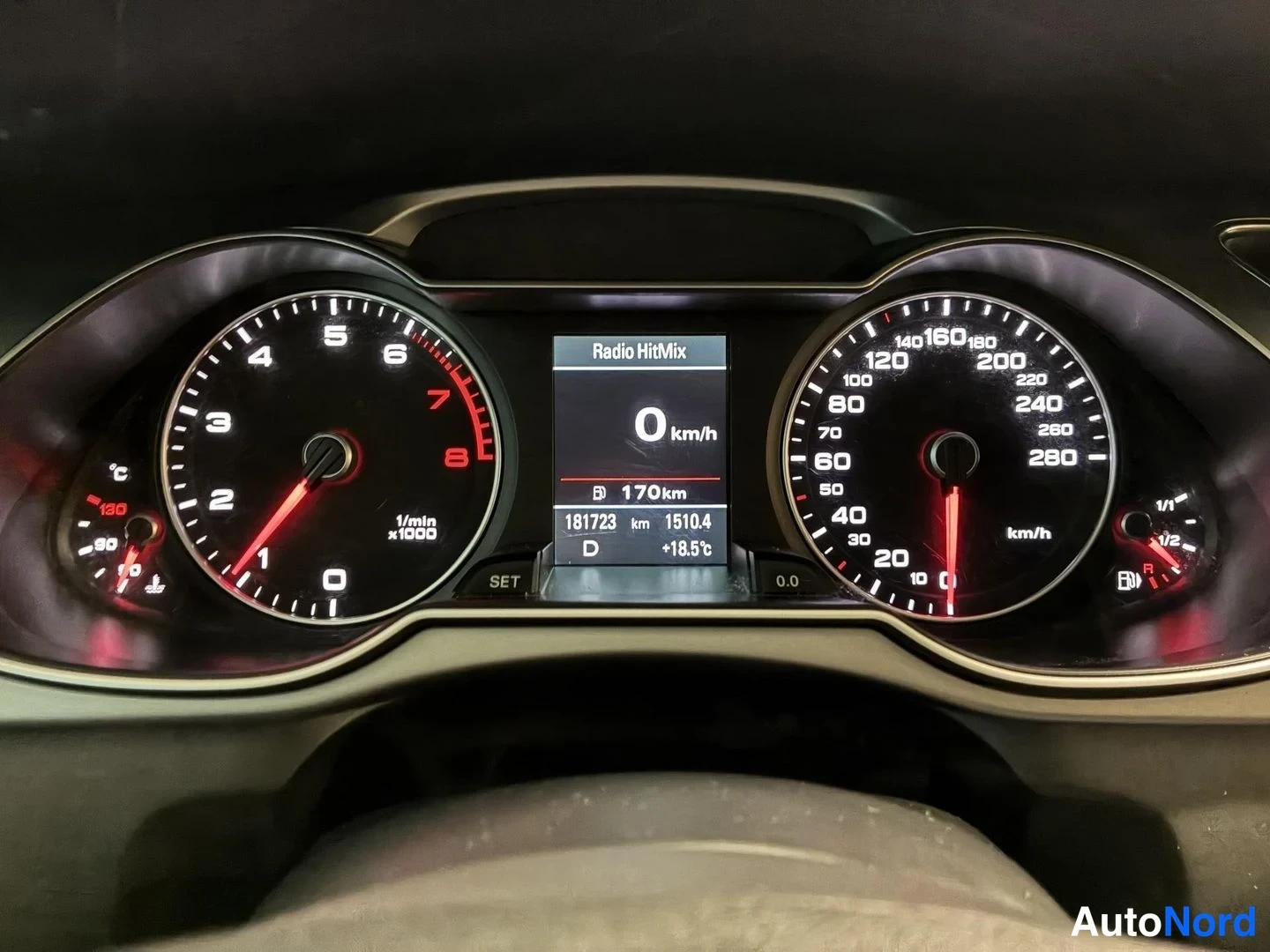 Hopea Audi A4 Avant 2013, yksityiskohta, kuva 16