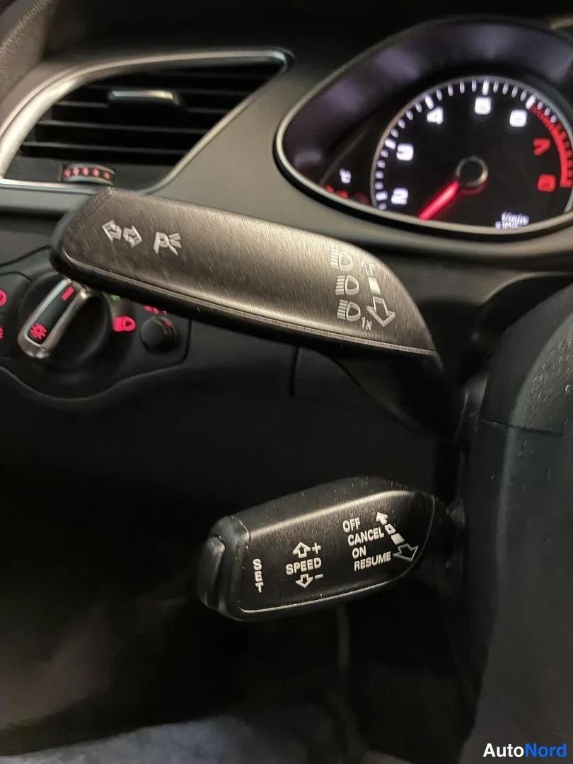 Hopea Audi A4 Avant 2013, yksityiskohta, kuva 19