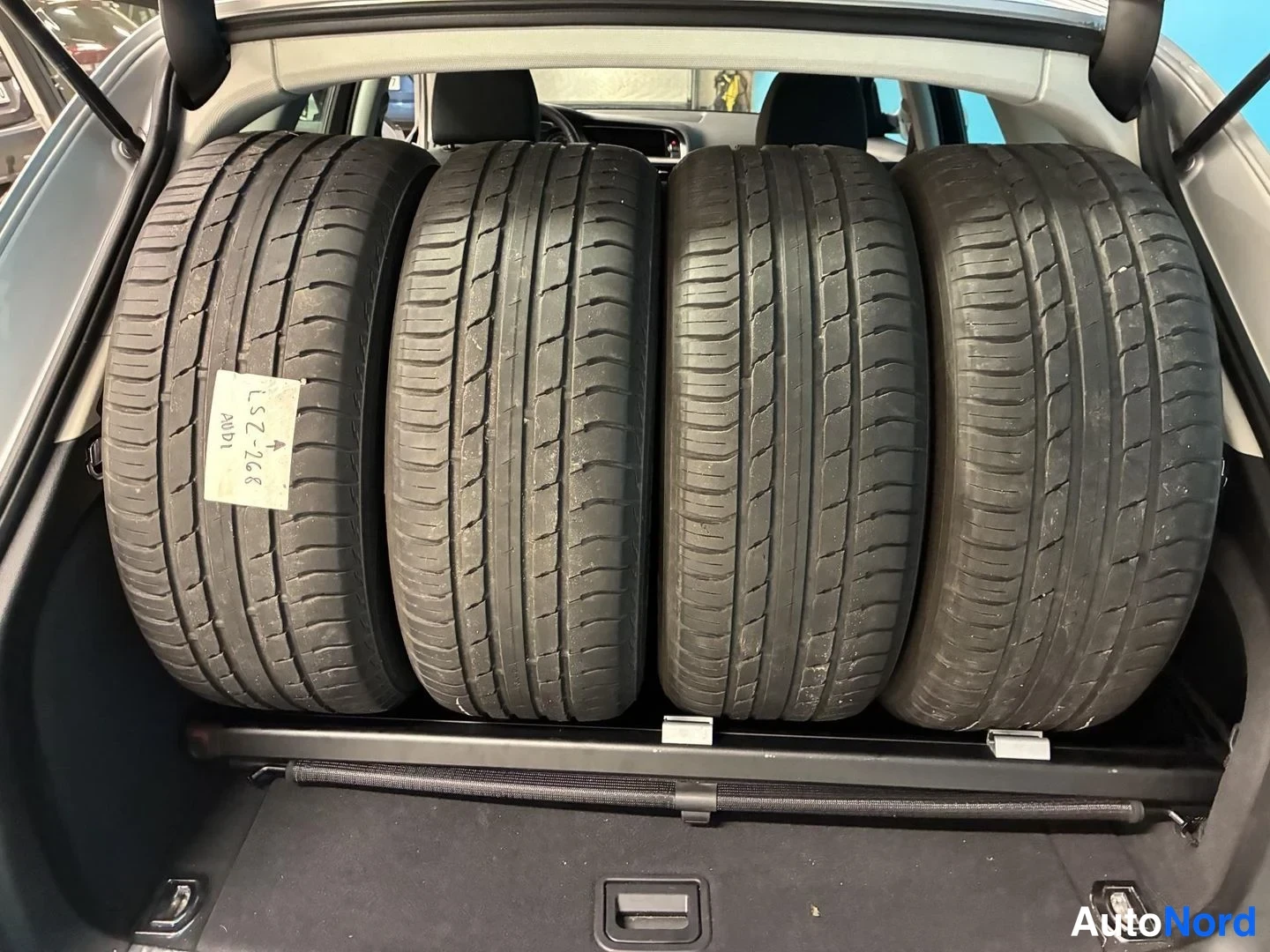 Hopea Audi A4 Avant 2013, tavaratila, kuva 13