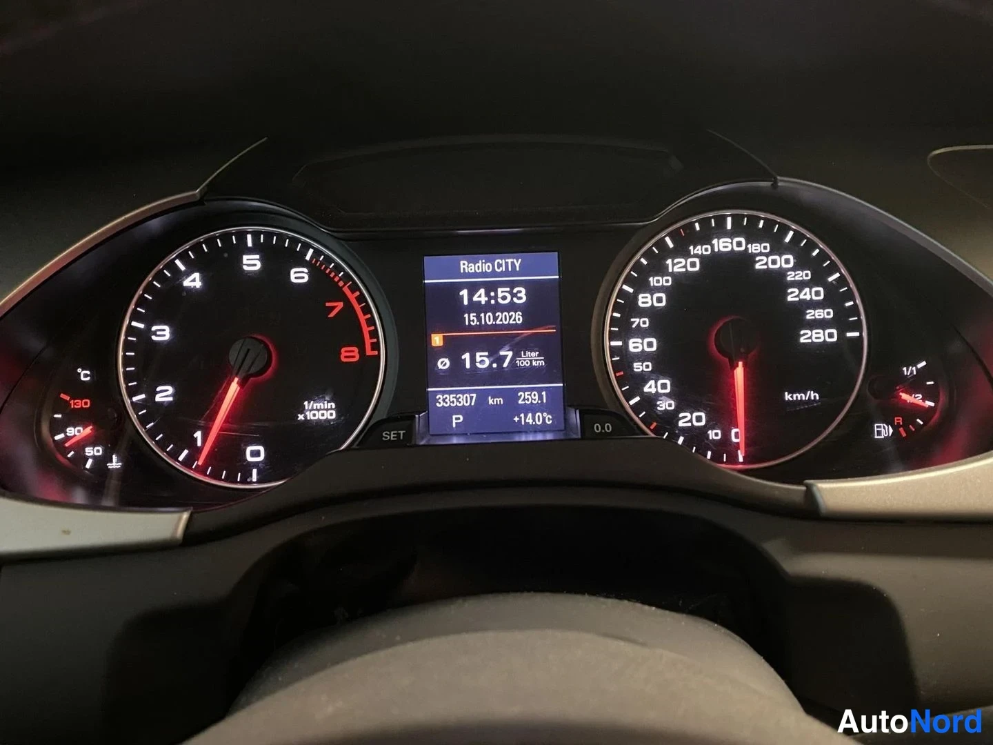 Sininen Audi A4 Avant 2010, yksityiskohta, kuva 16