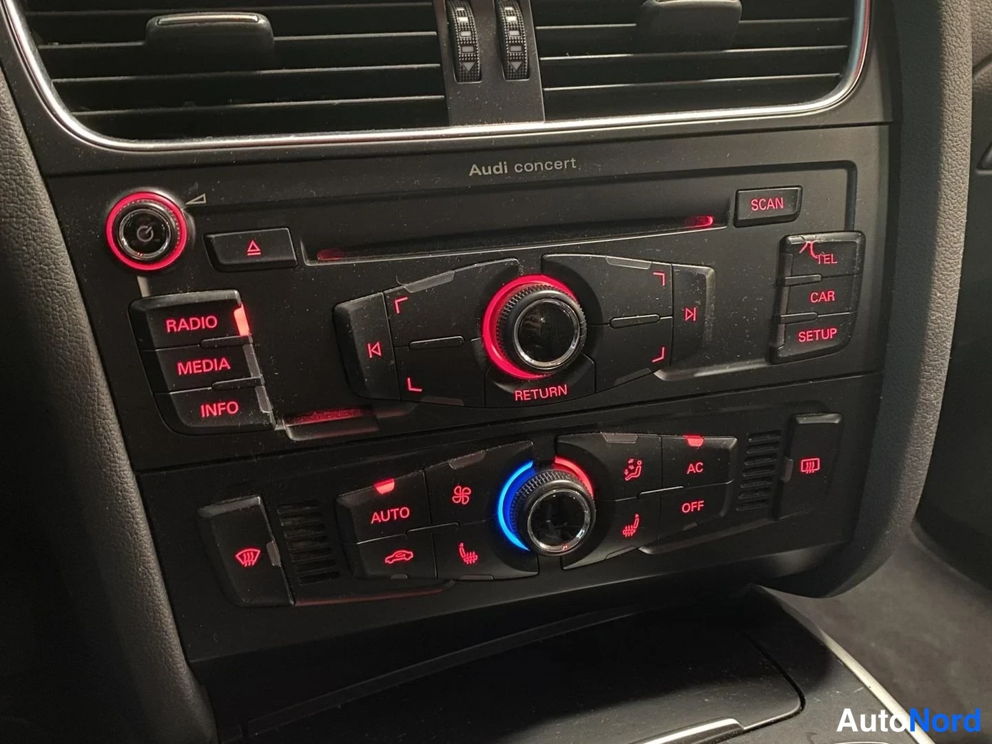 Sininen Audi A4 Avant 2010, yksityiskohta, kuva 18