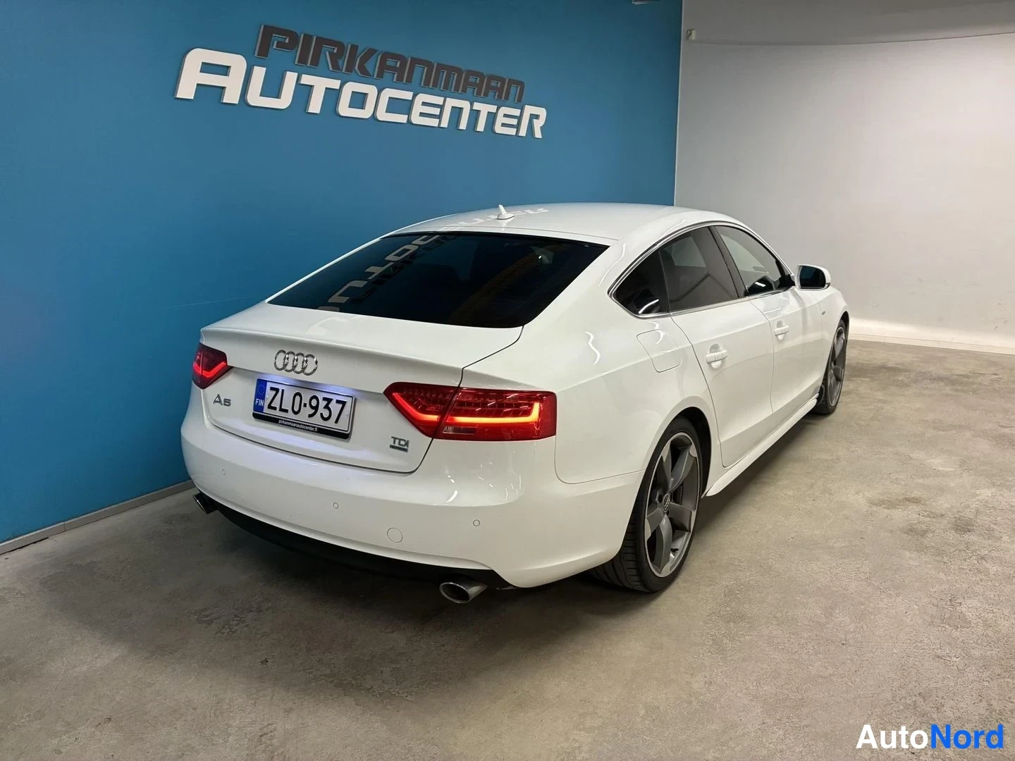 Valkoinen Audi A5 Sportback 2014, takaviisto, kuva 6