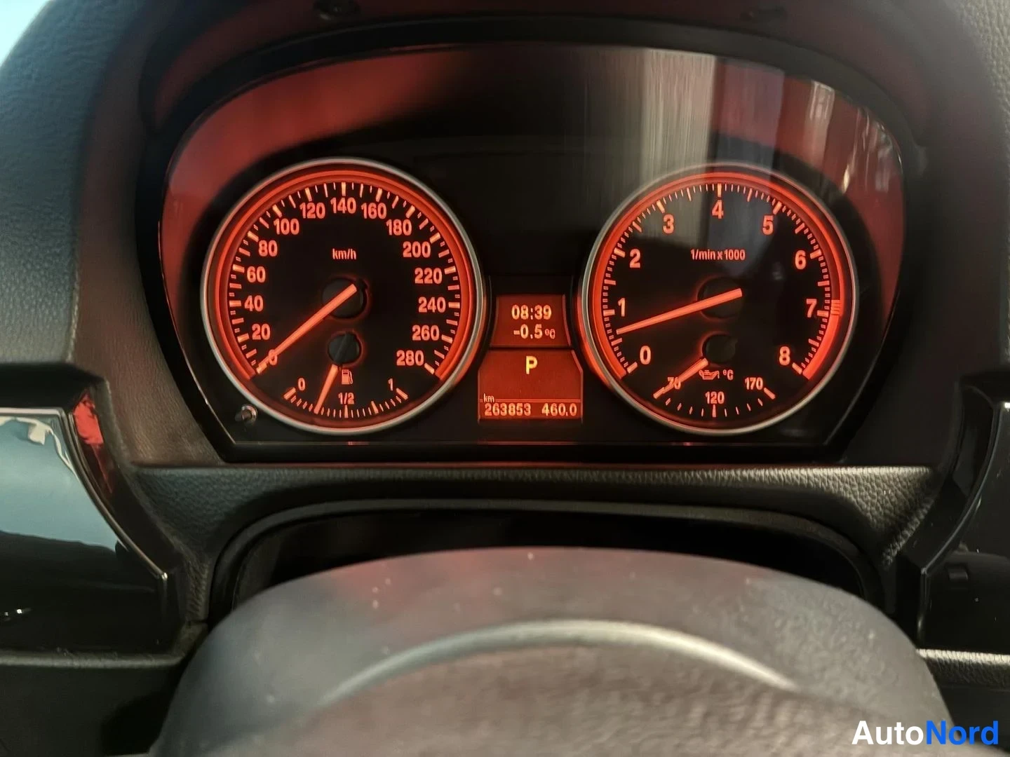 Harmaa BMW 325i 2010, yksityiskohta, kuva 16