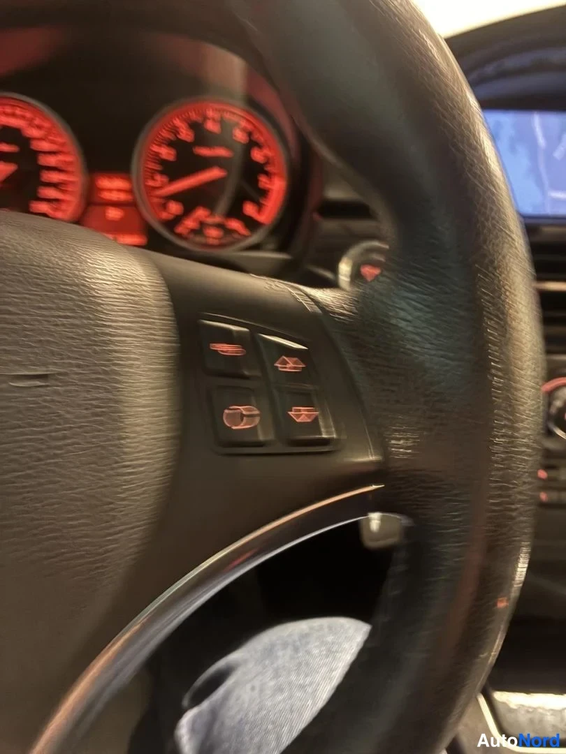 Harmaa BMW 325i 2010, yksityiskohta, kuva 21
