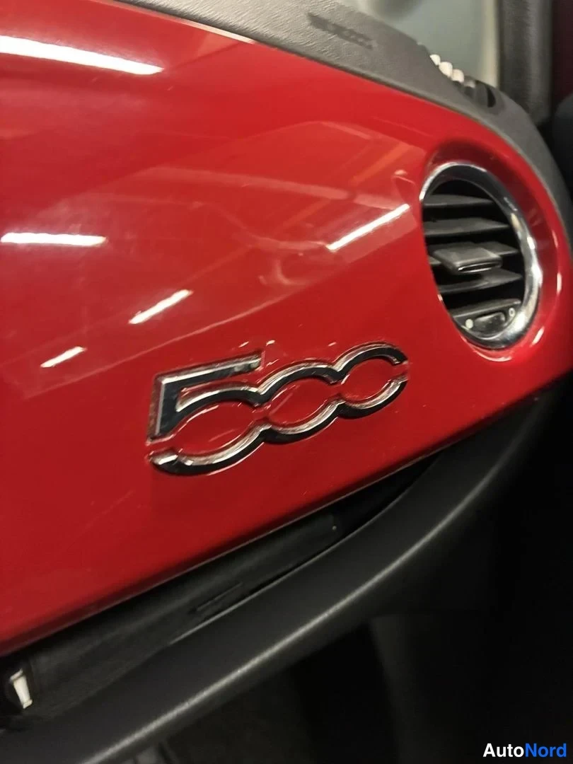 Punainen Fiat 500 2011, yksityiskohta, kuva 14