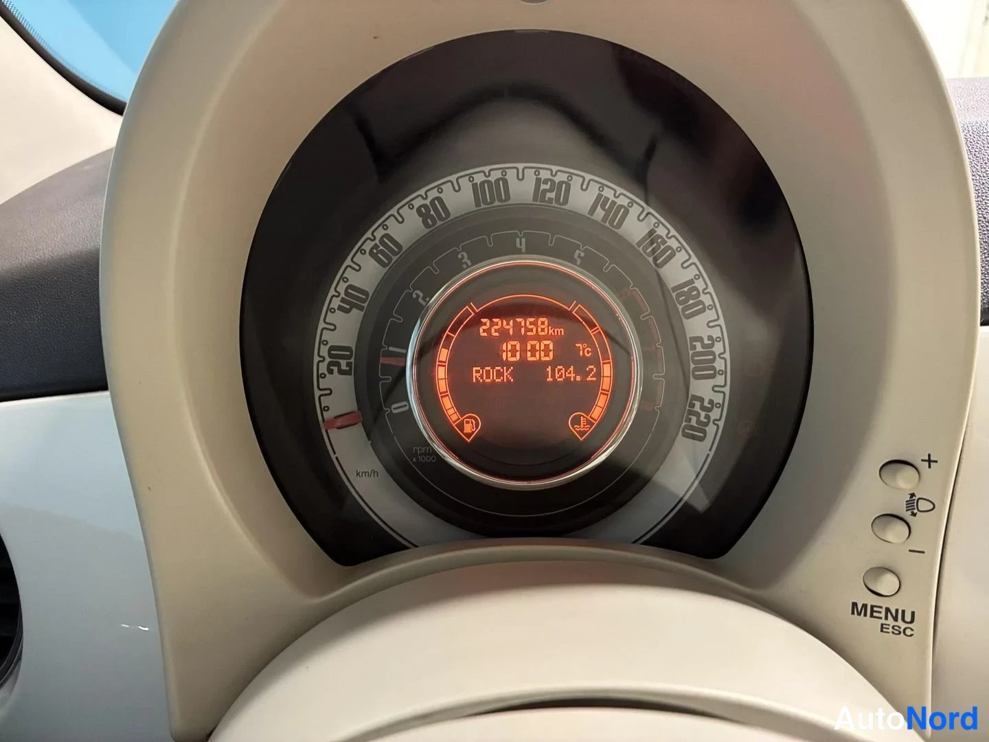 Valkoinen Fiat 500 2012, yksityiskohta, kuva 14
