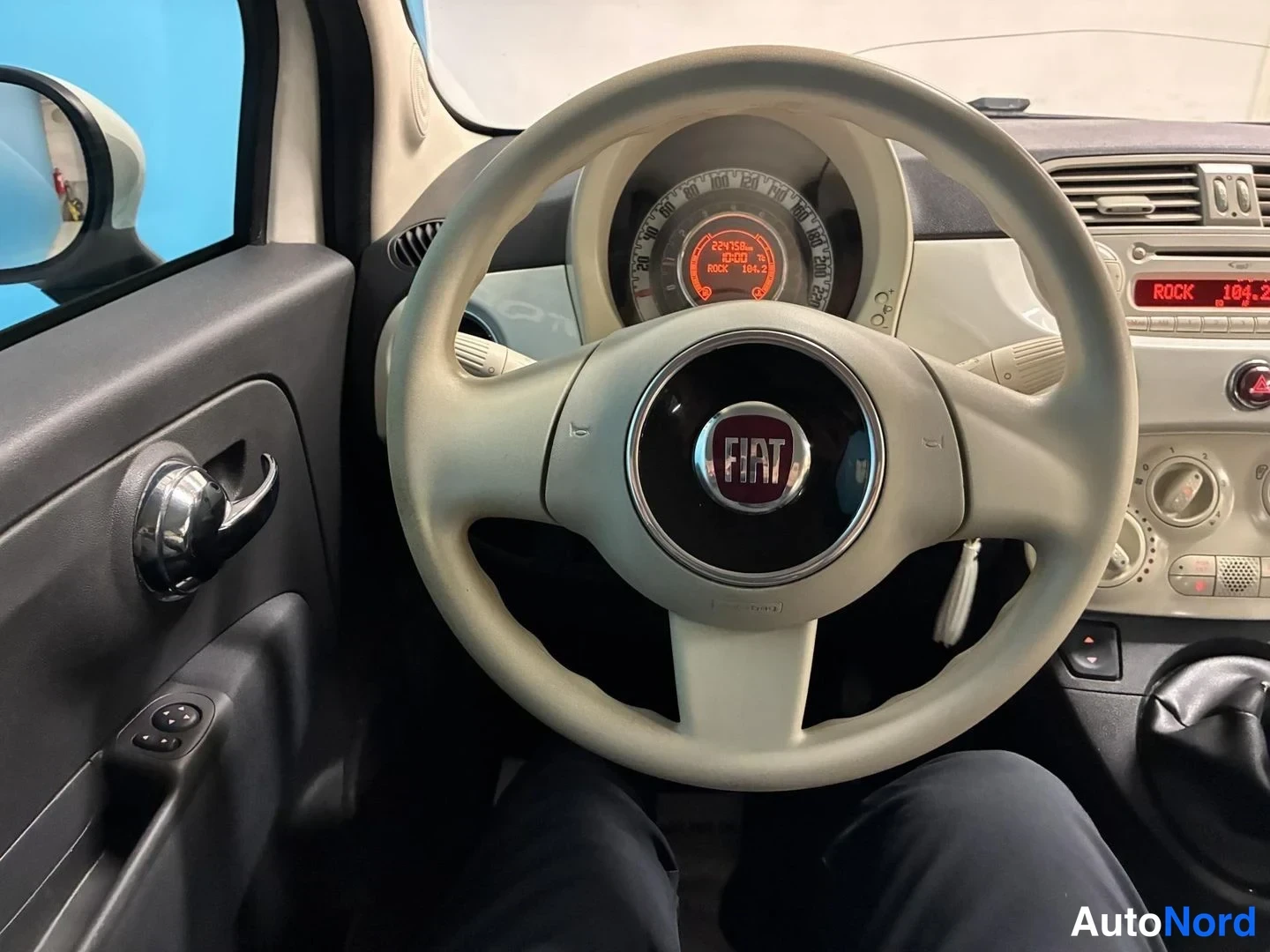 Valkoinen Fiat 500 2012, yksityiskohta, kuva 13