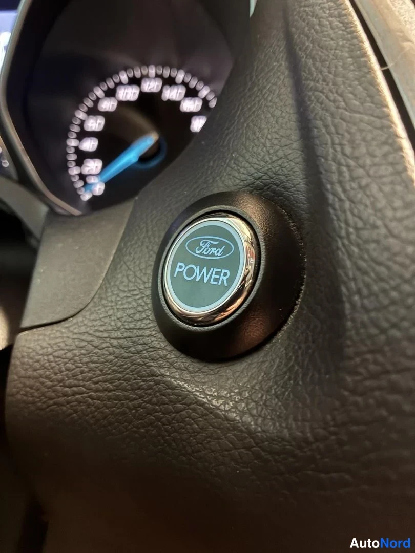 Harmaa Ford Focus 2012, yksityiskohta, kuva 19