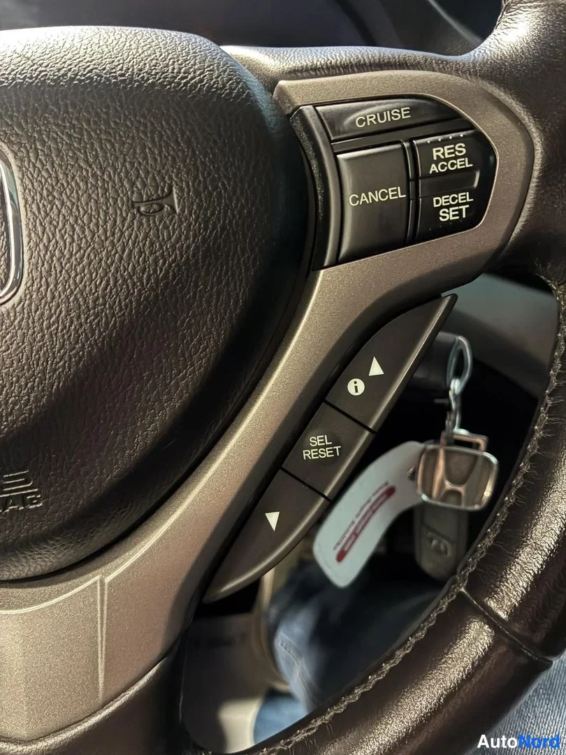 Sininen Honda Accord Tourer 2011, yksityiskohta, kuva 19