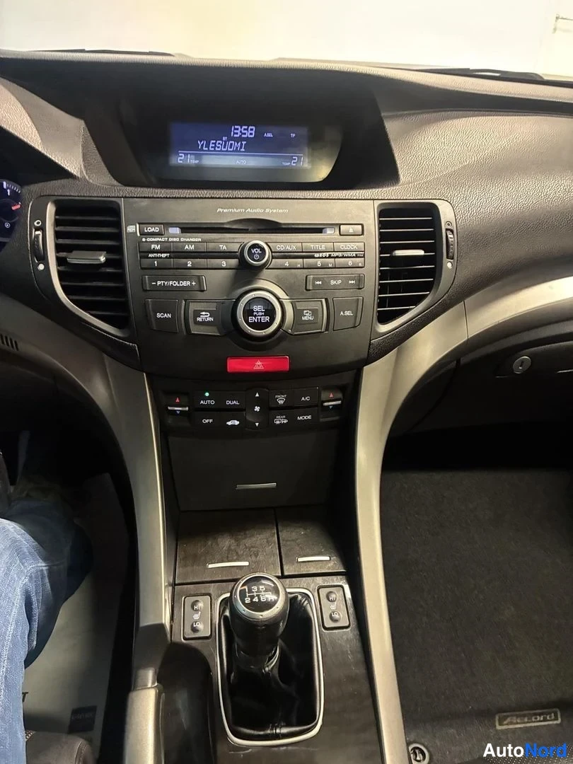 Sininen Honda Accord Tourer 2011, yksityiskohta, kuva 20