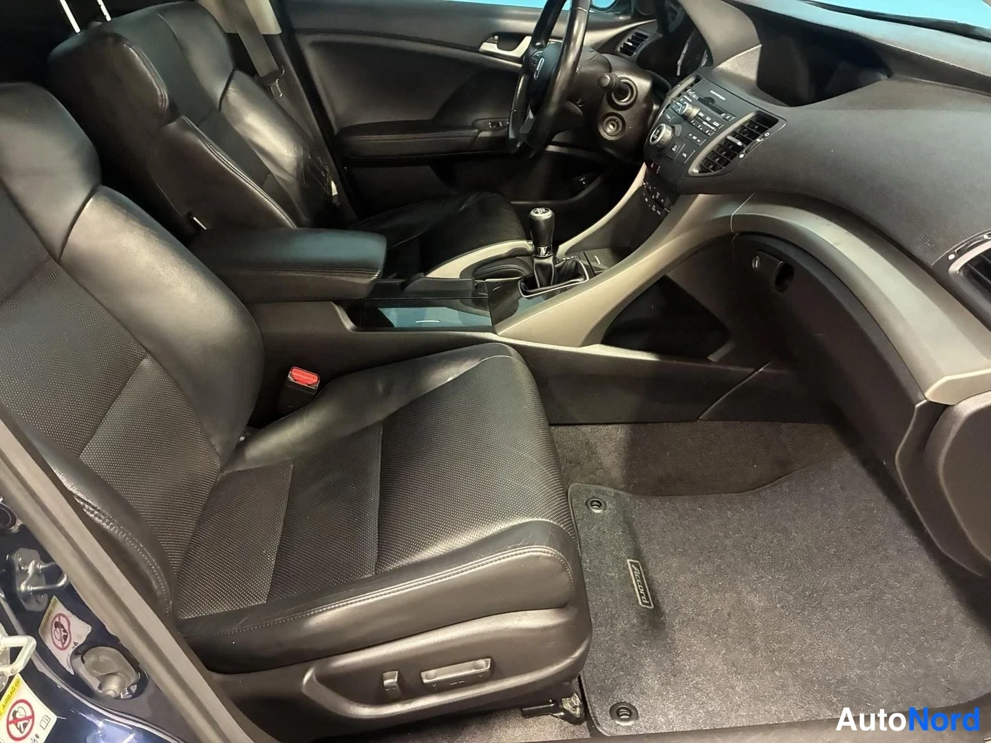 Sininen Honda Accord Tourer 2011, etuistuimet, kuva 12
