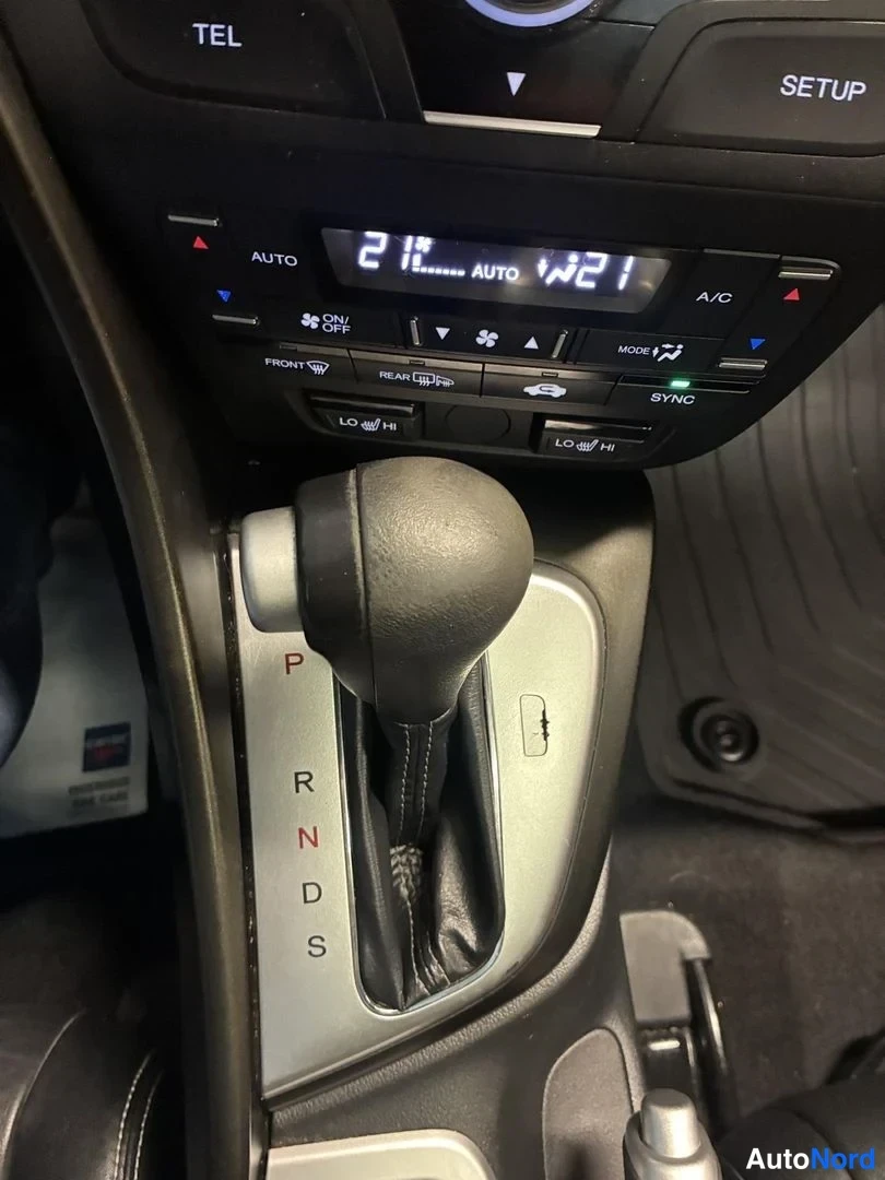 Punainen Honda Civic 2012, yksityiskohta, kuva 19