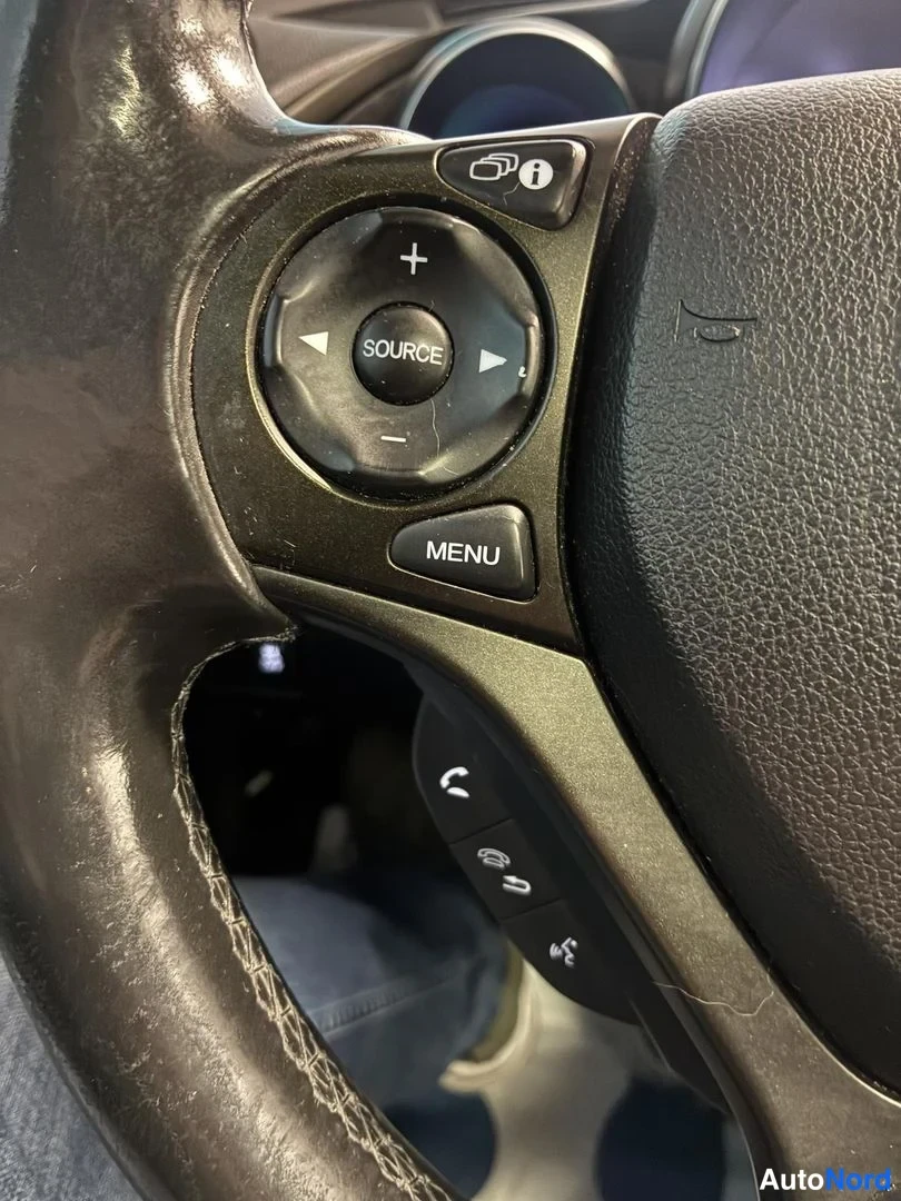 Punainen Honda Civic 2012, yksityiskohta, kuva 20
