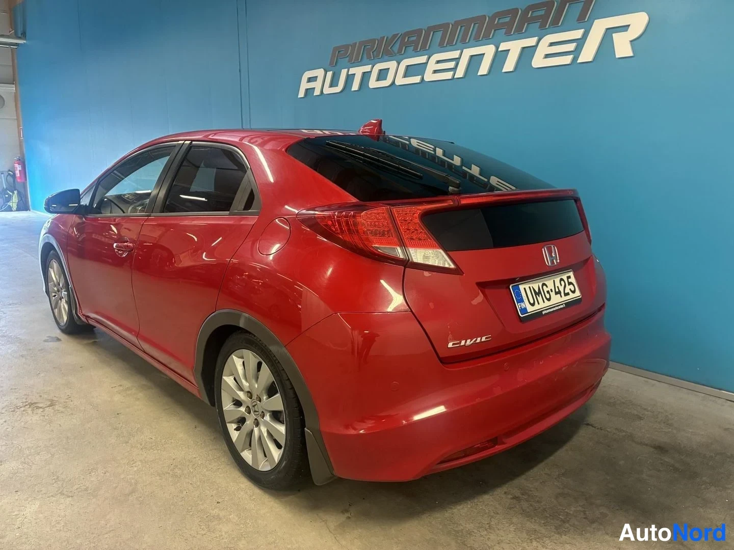 Punainen Honda Civic 2012, takaviisto, kuva 5