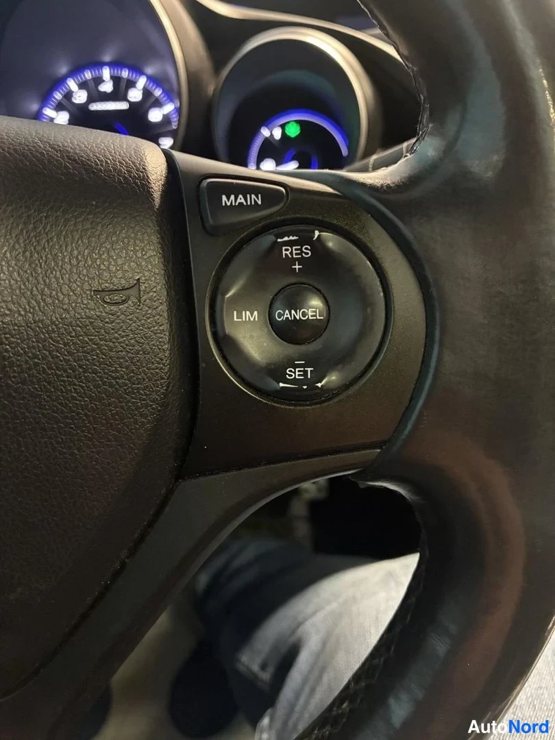 Punainen Honda Civic 2012, yksityiskohta, kuva 21