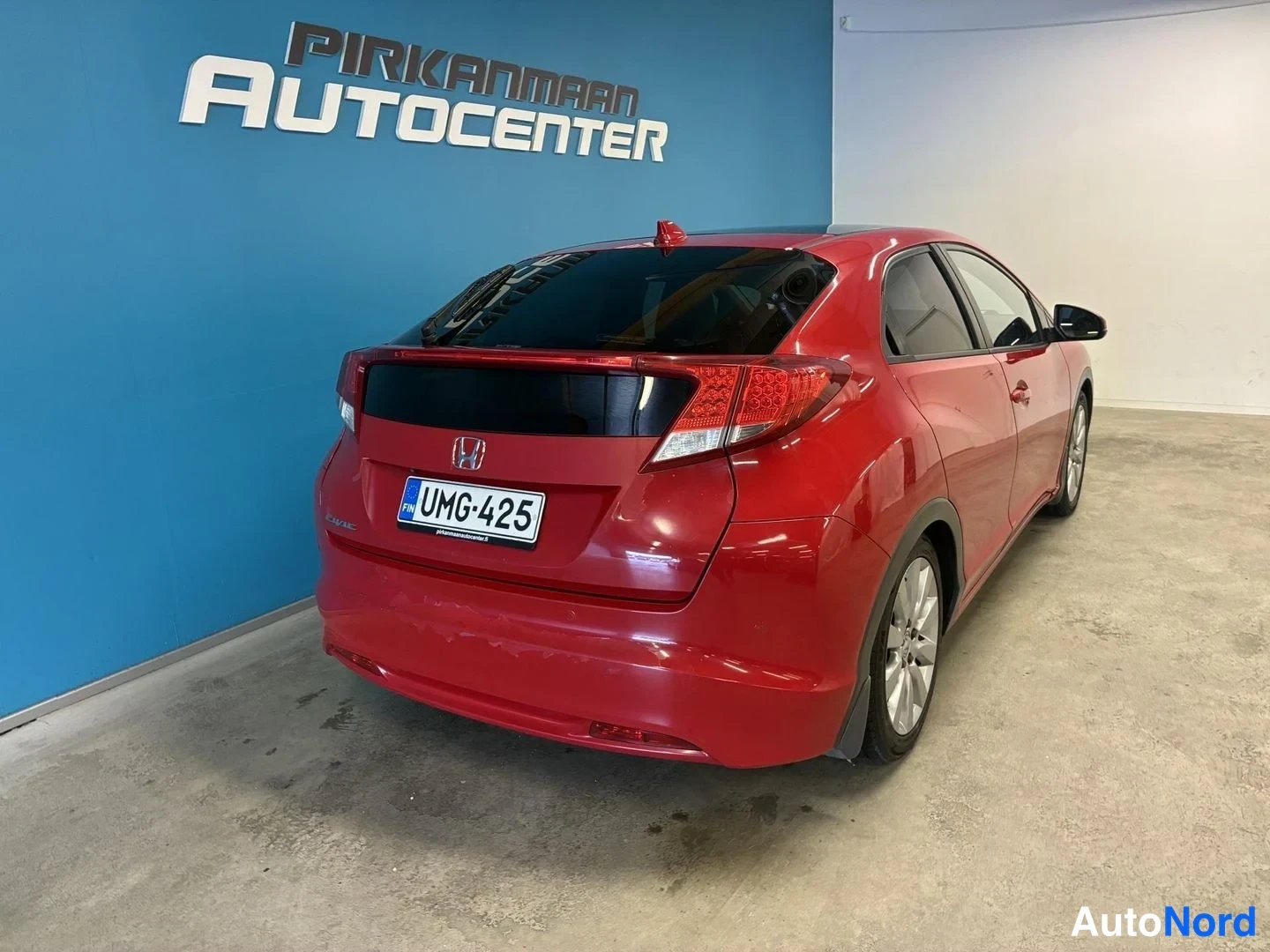 Punainen Honda Civic 2012, takaviisto, kuva 6