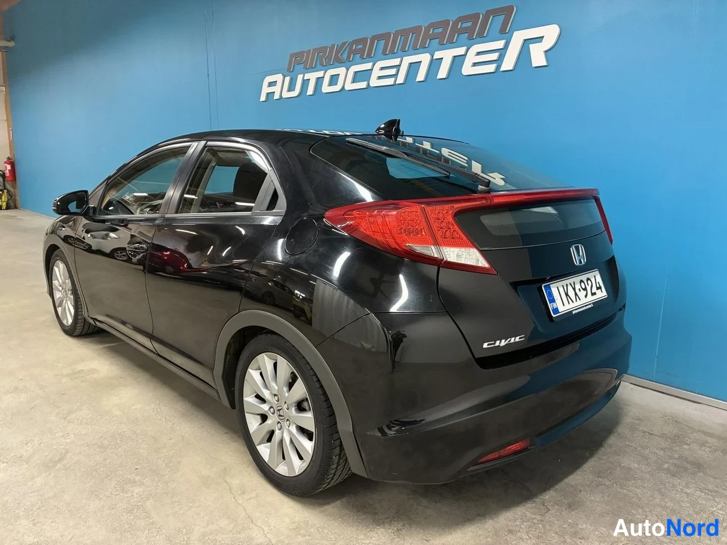 Musta Honda Civic 2013, takaviisto, kuva 5