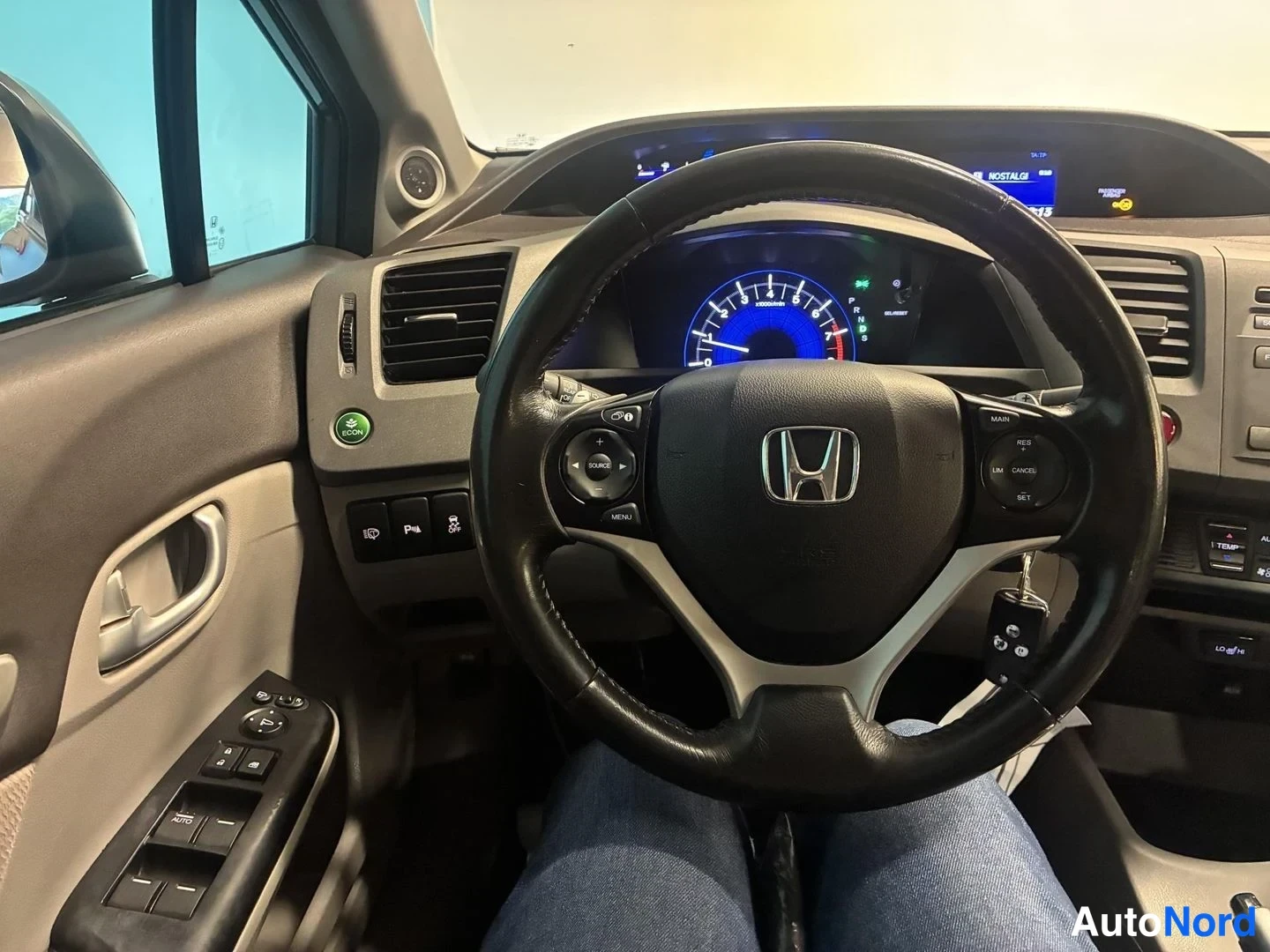 Harmaa Honda Civic 2012, ohjaamo, kuva 9