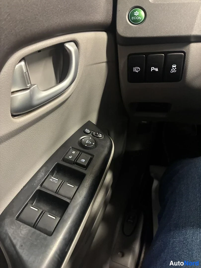 Harmaa Honda Civic 2012, yksityiskohta, kuva 21